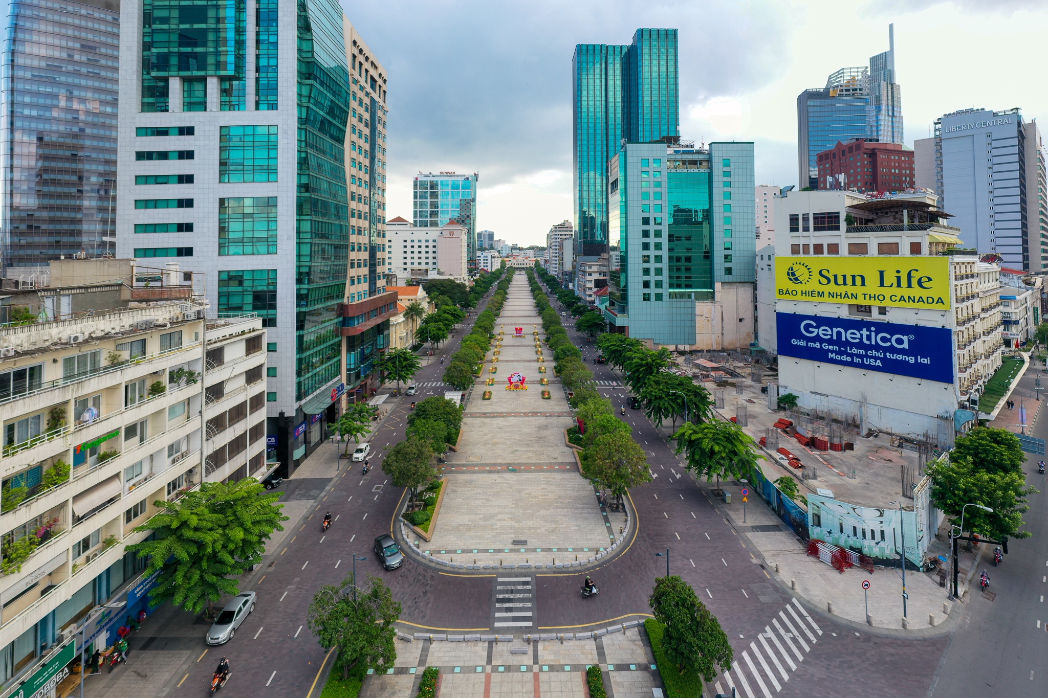 Trung tam TP.HCM vang ve sau lenh cam tu tap tren 10 nguoi hinh anh