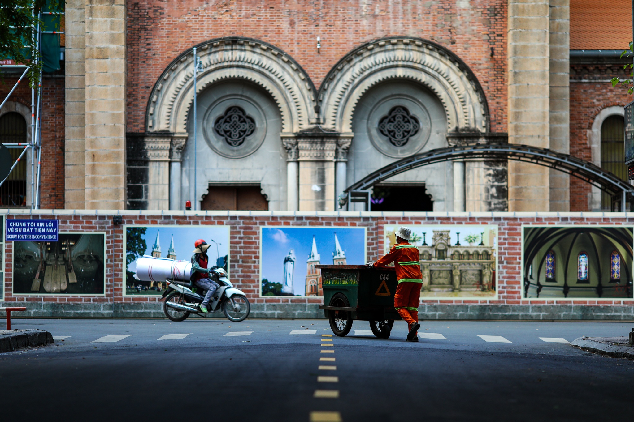 duong pho TP.HCM vang ve anh 6