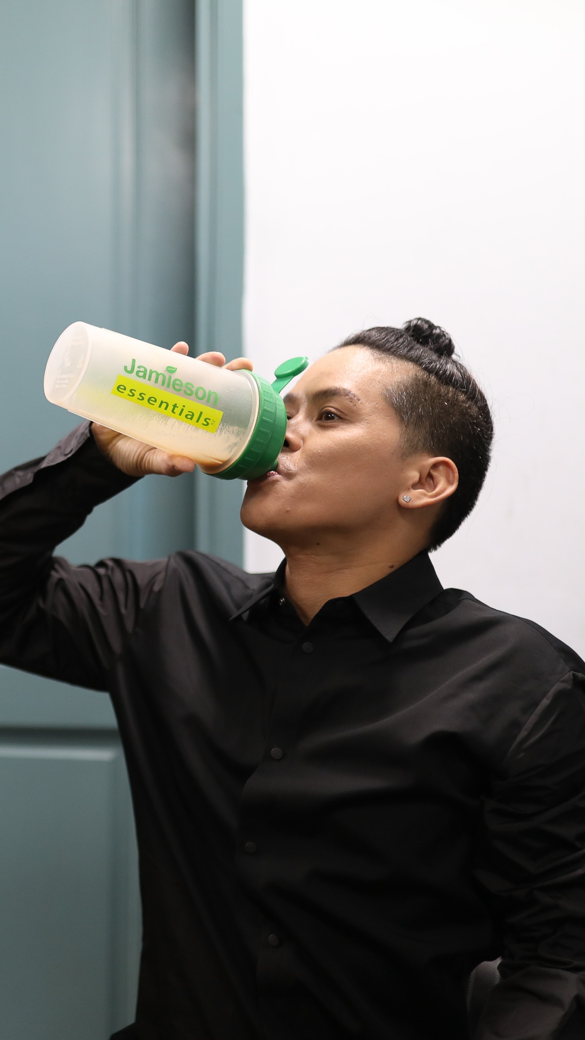 John Huy Tran lam giam khao show vu dao anh 4