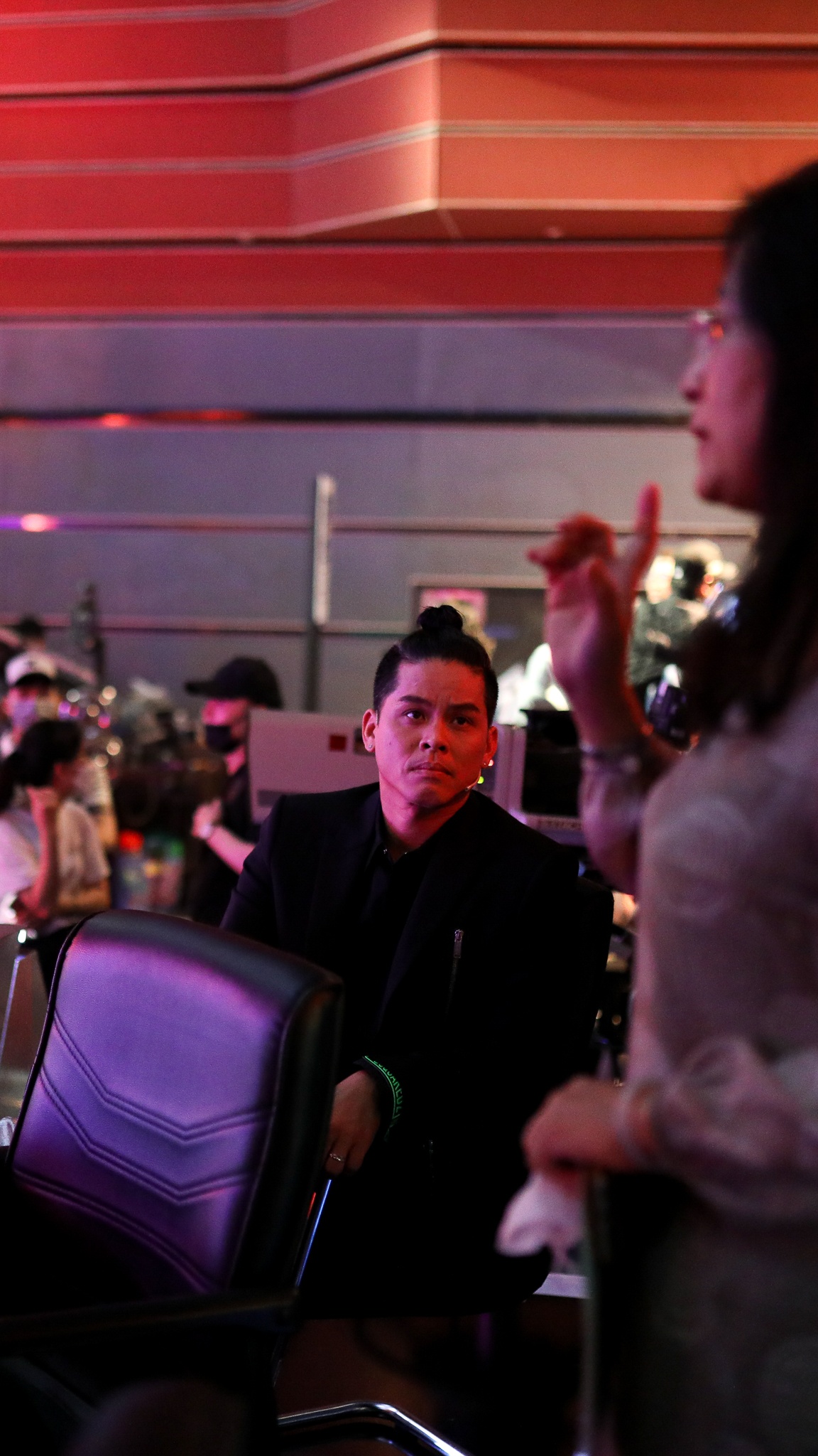 John Huy Tran lam giam khao show vu dao anh 12