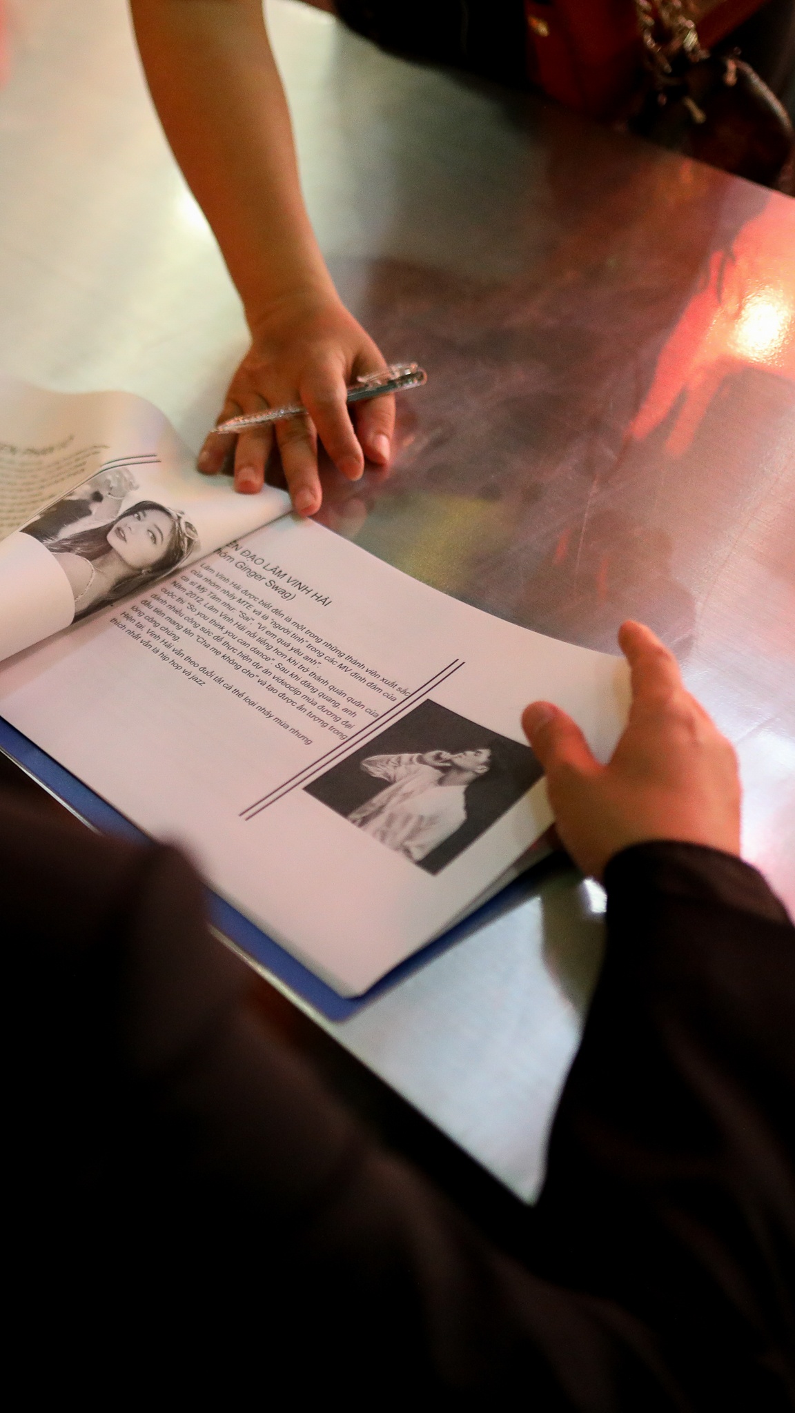 John Huy Tran lam giam khao show vu dao anh 9