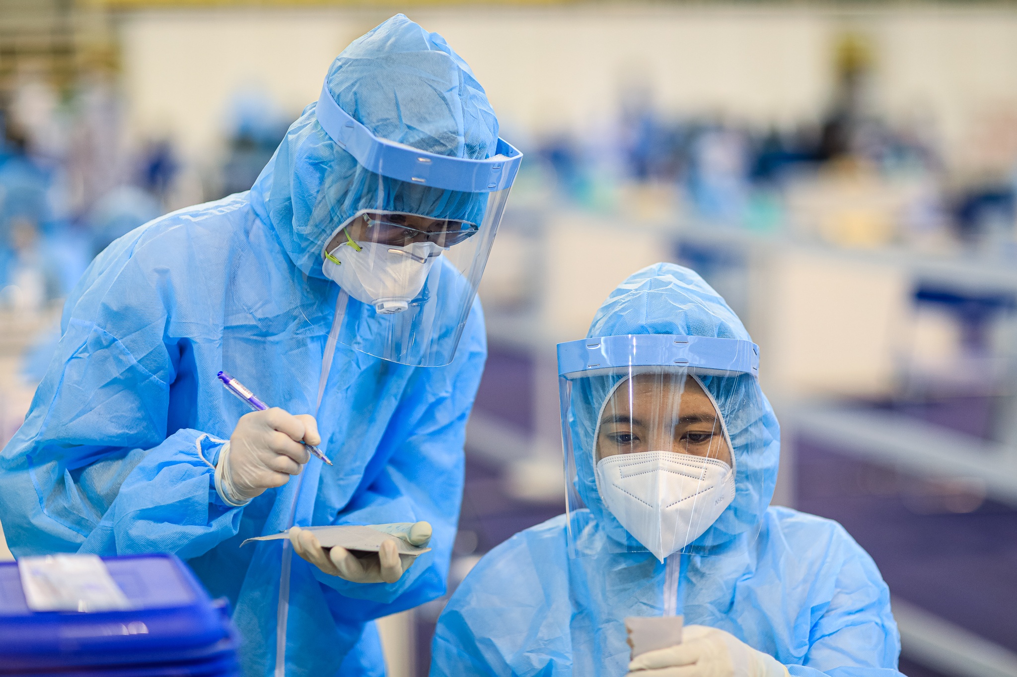 Tiem vaccine Covid-19 anh 9