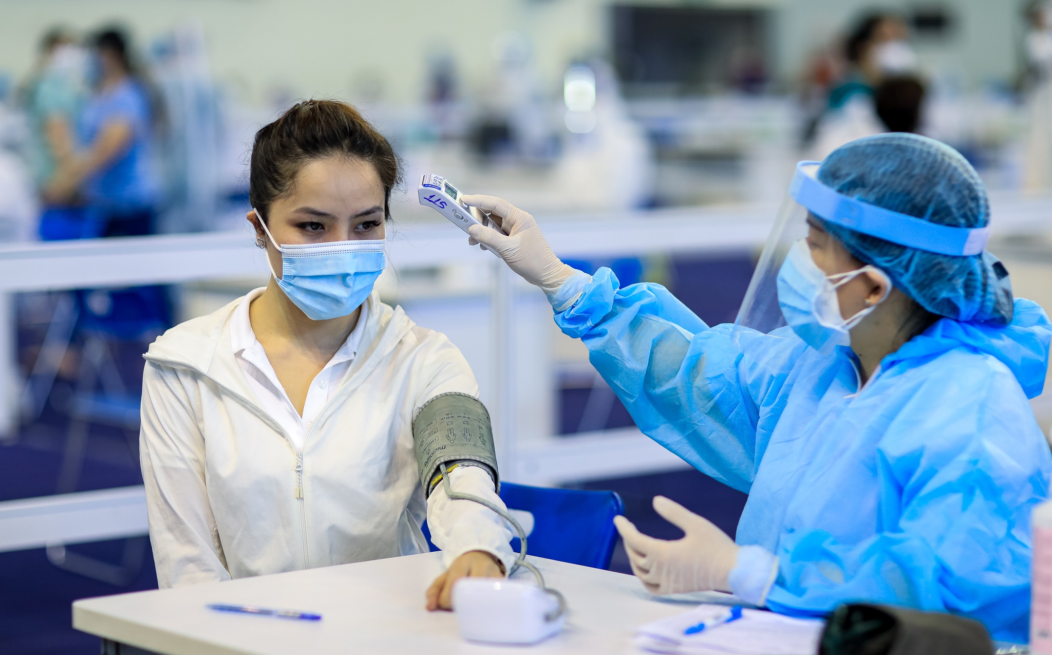 Tiem vaccine Covid-19 anh 8