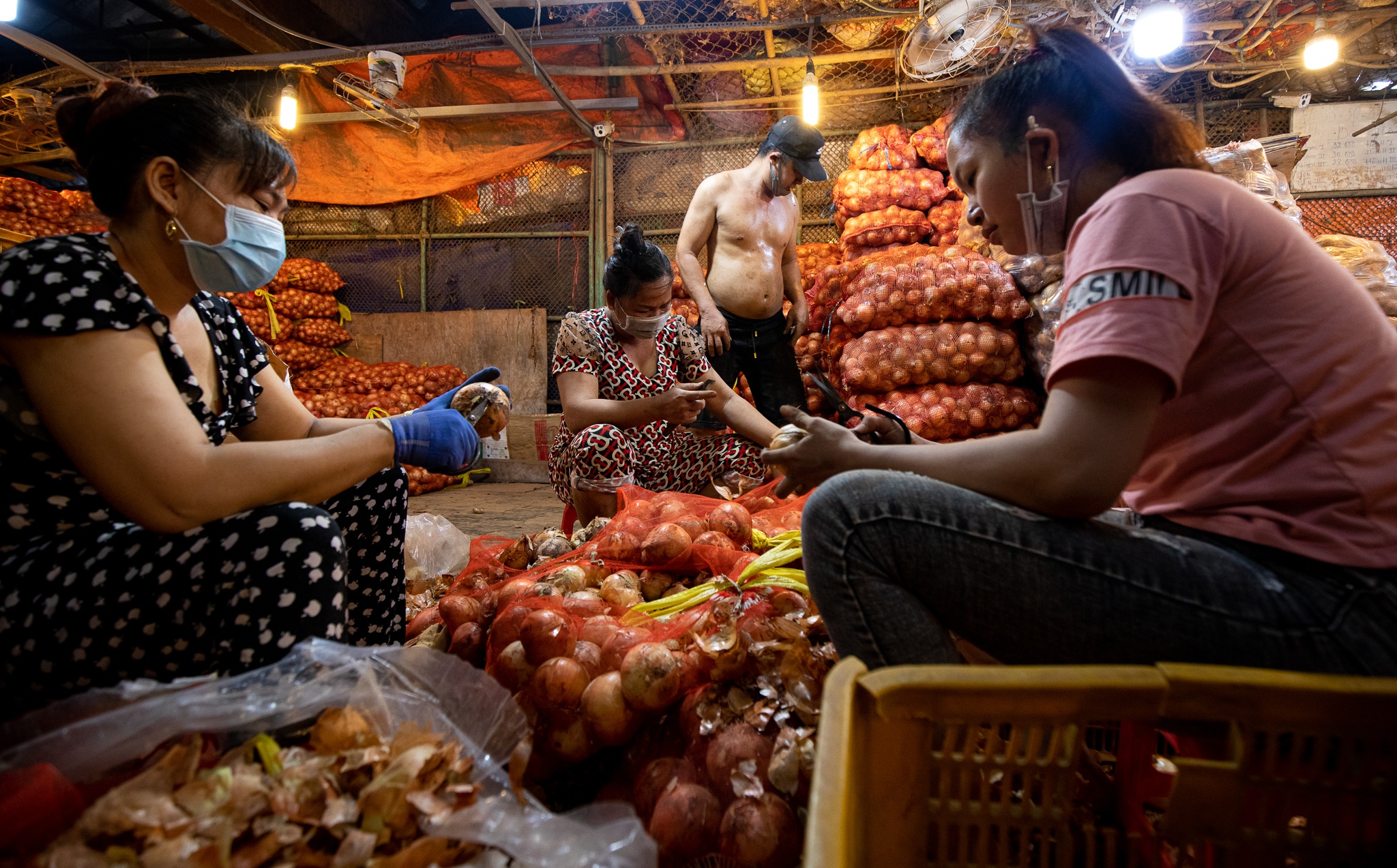 Nguoi dan khong deo khau trang anh 7