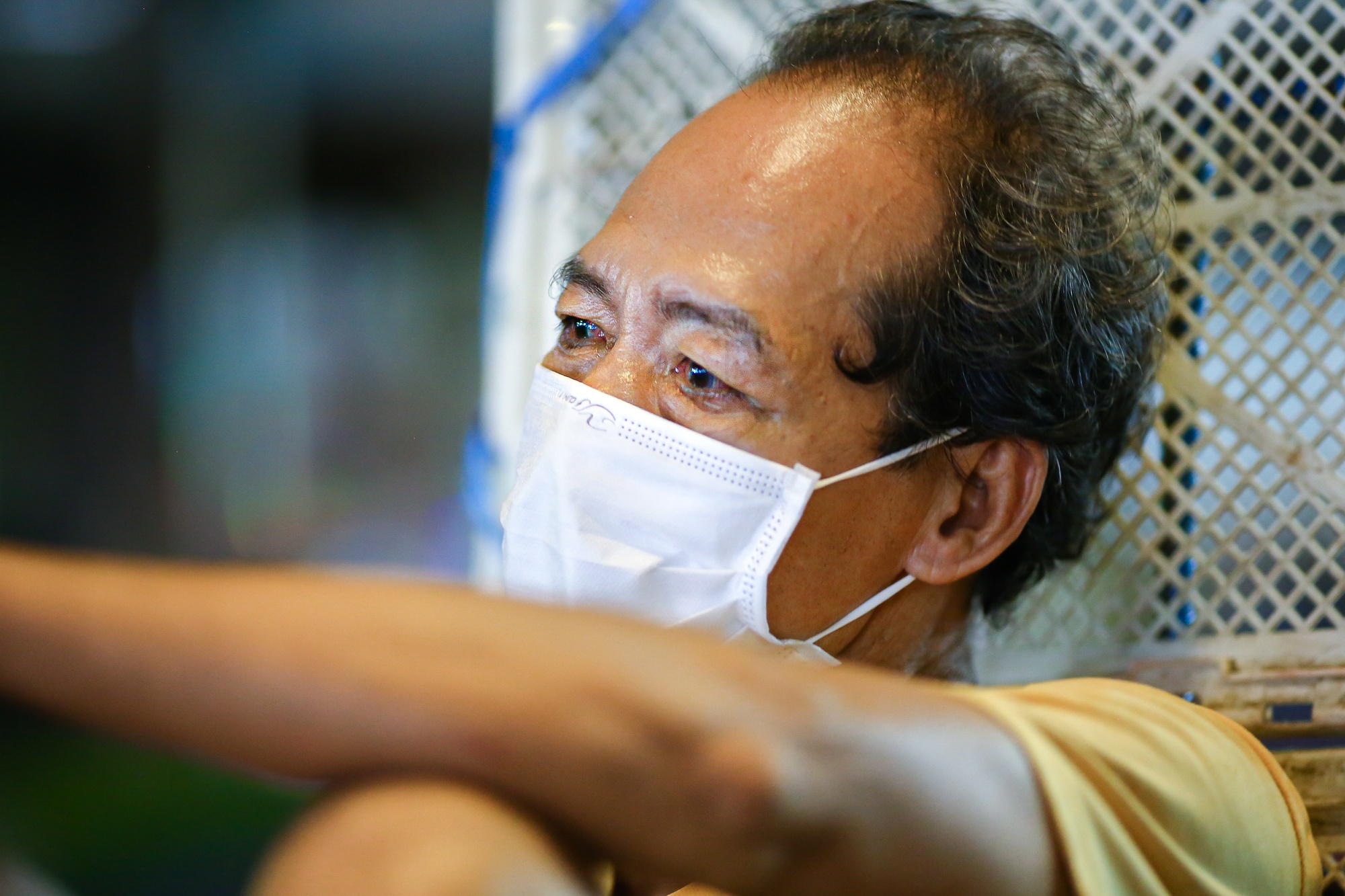 Nguoi dan khong deo khau trang anh 9