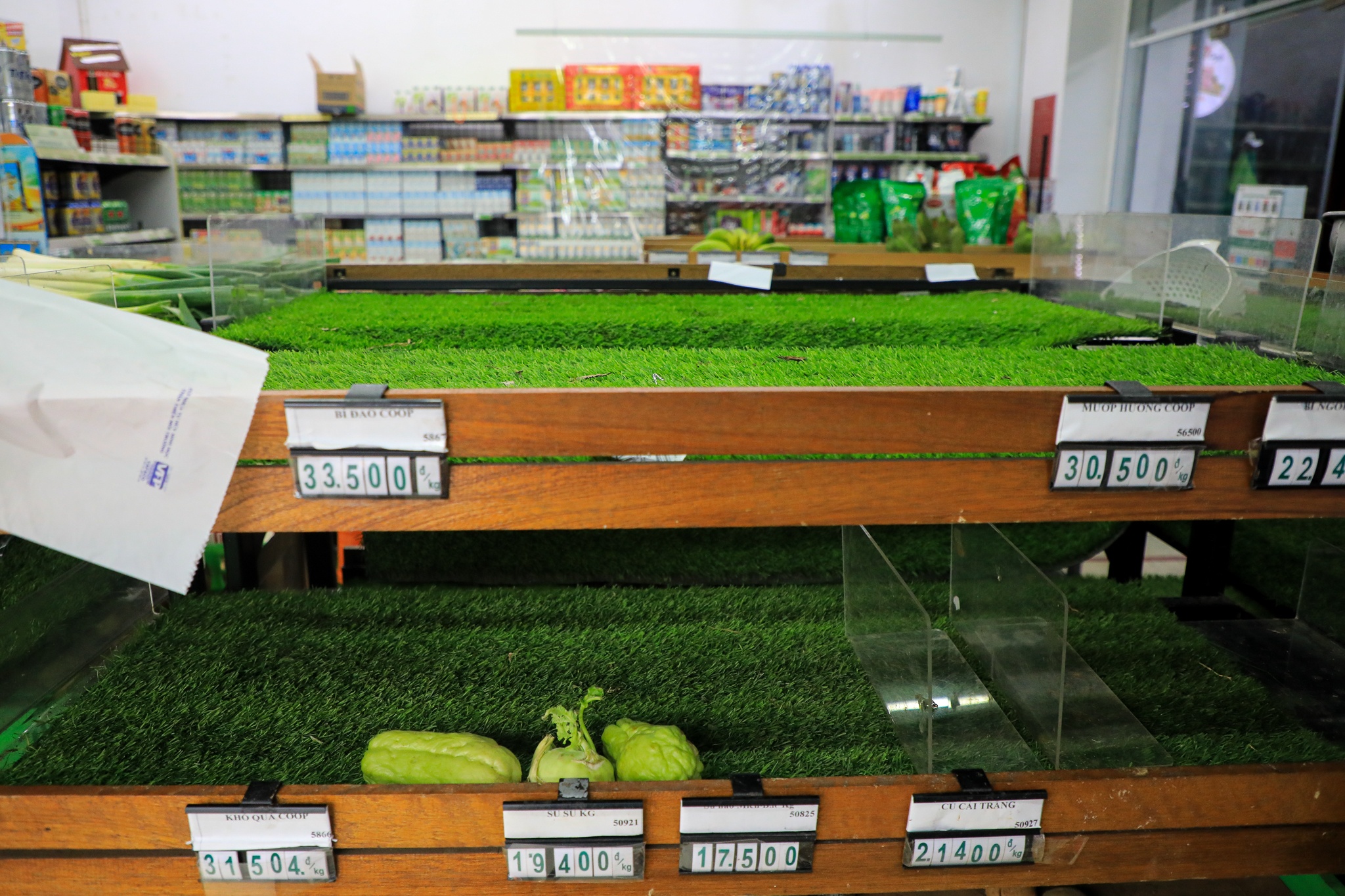 sieu thi tien loi trong tron thit ca anh 5