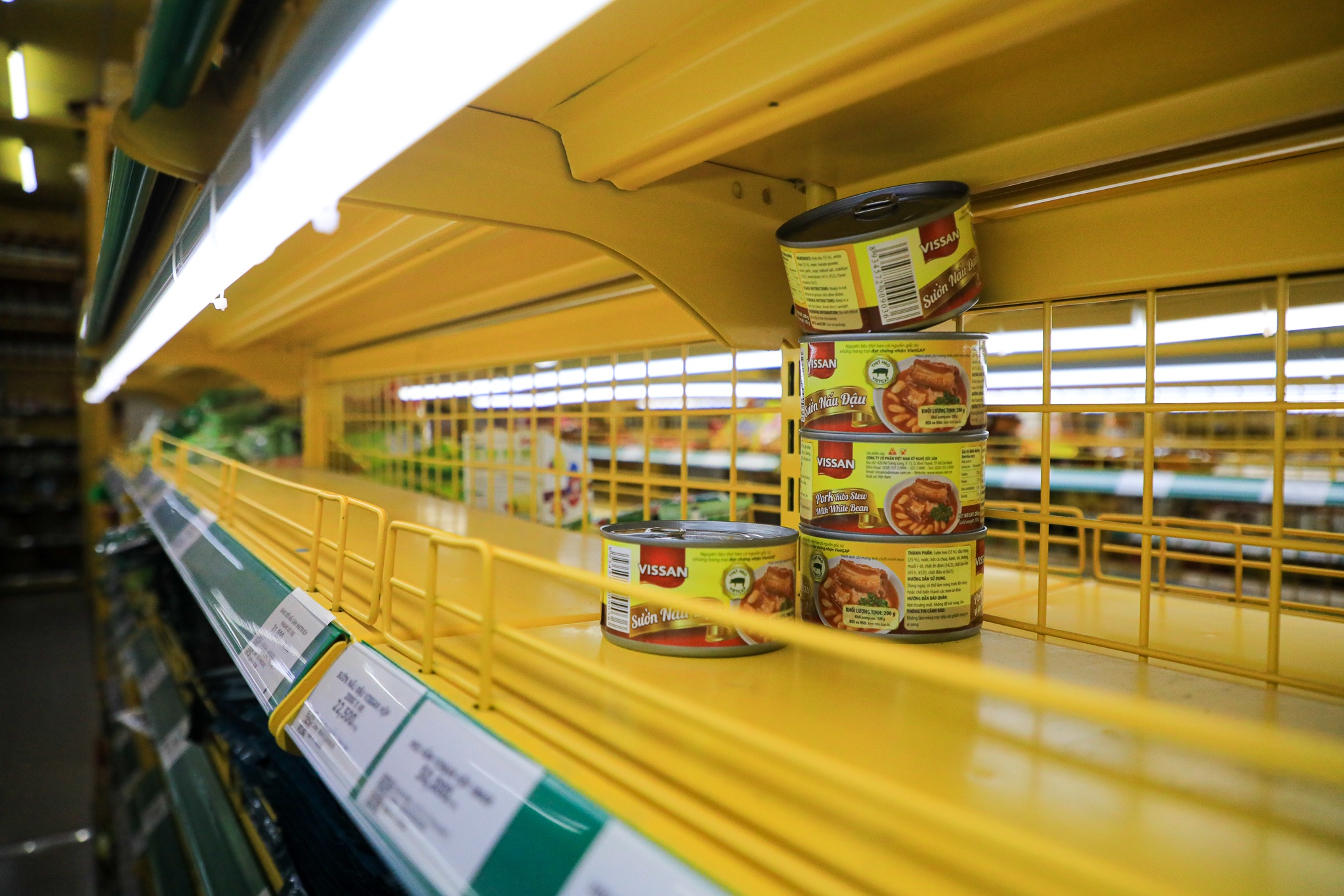 sieu thi tien loi trong tron thit ca anh 4