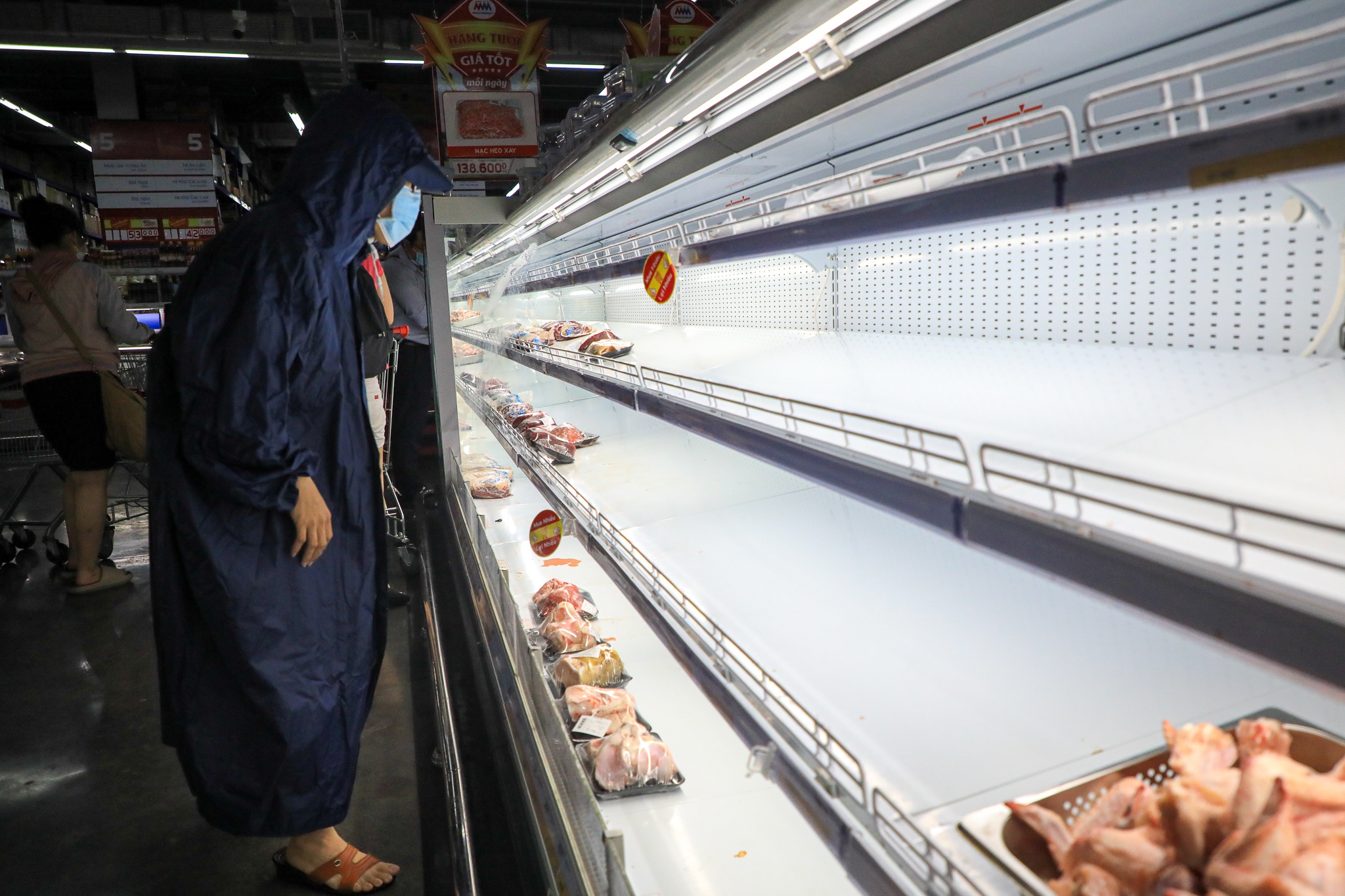 sieu thi tien loi trong tron thit ca anh 9