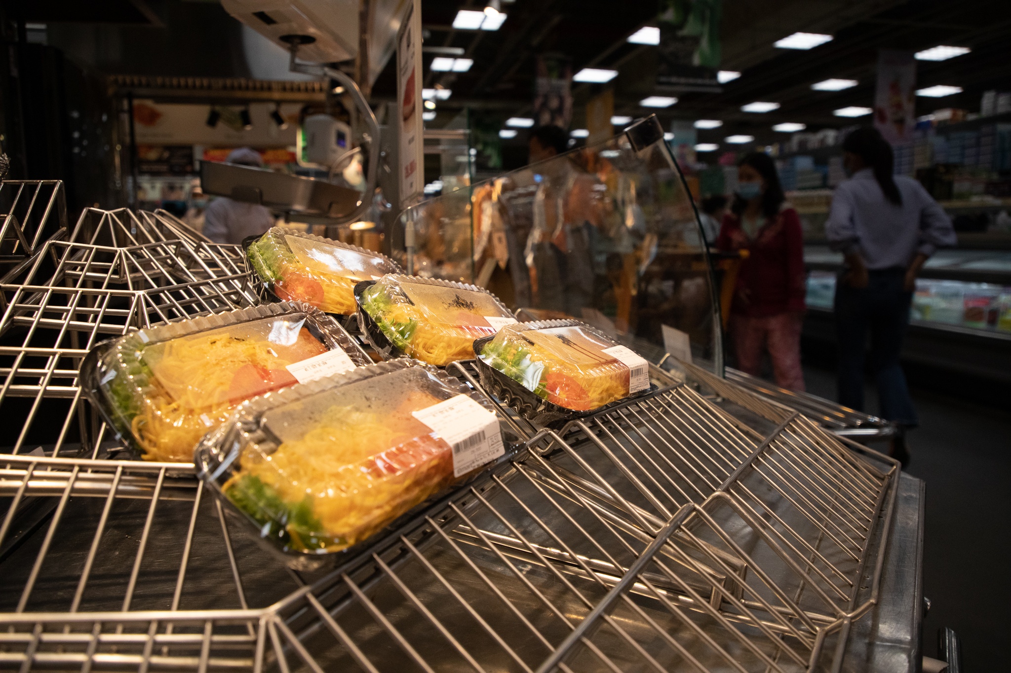 Sieu thi, cua hang tien loi het sach do an dem ve hinh anh