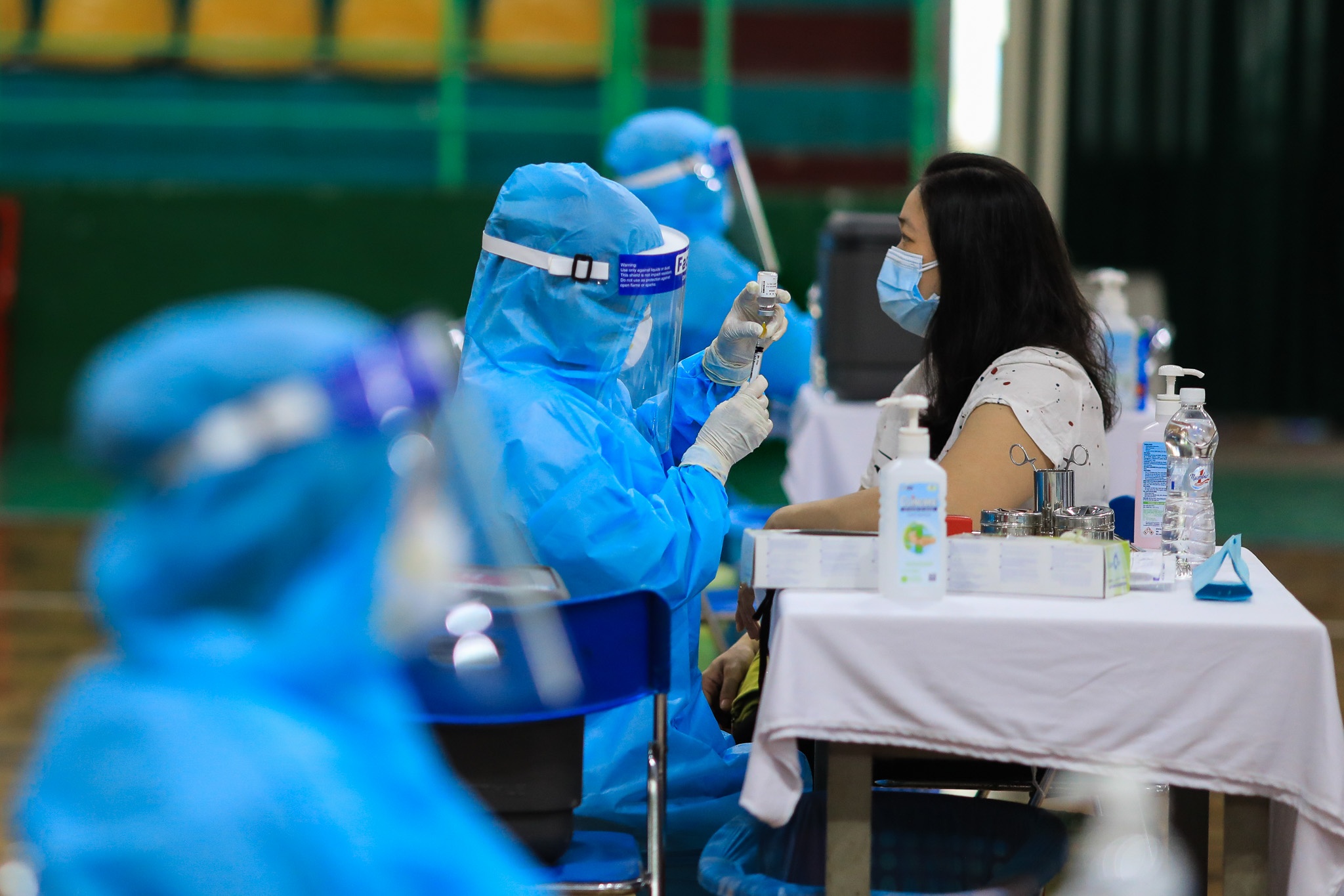 TP.HCM tiem vaccine Covid-19 dot 5 anh 1