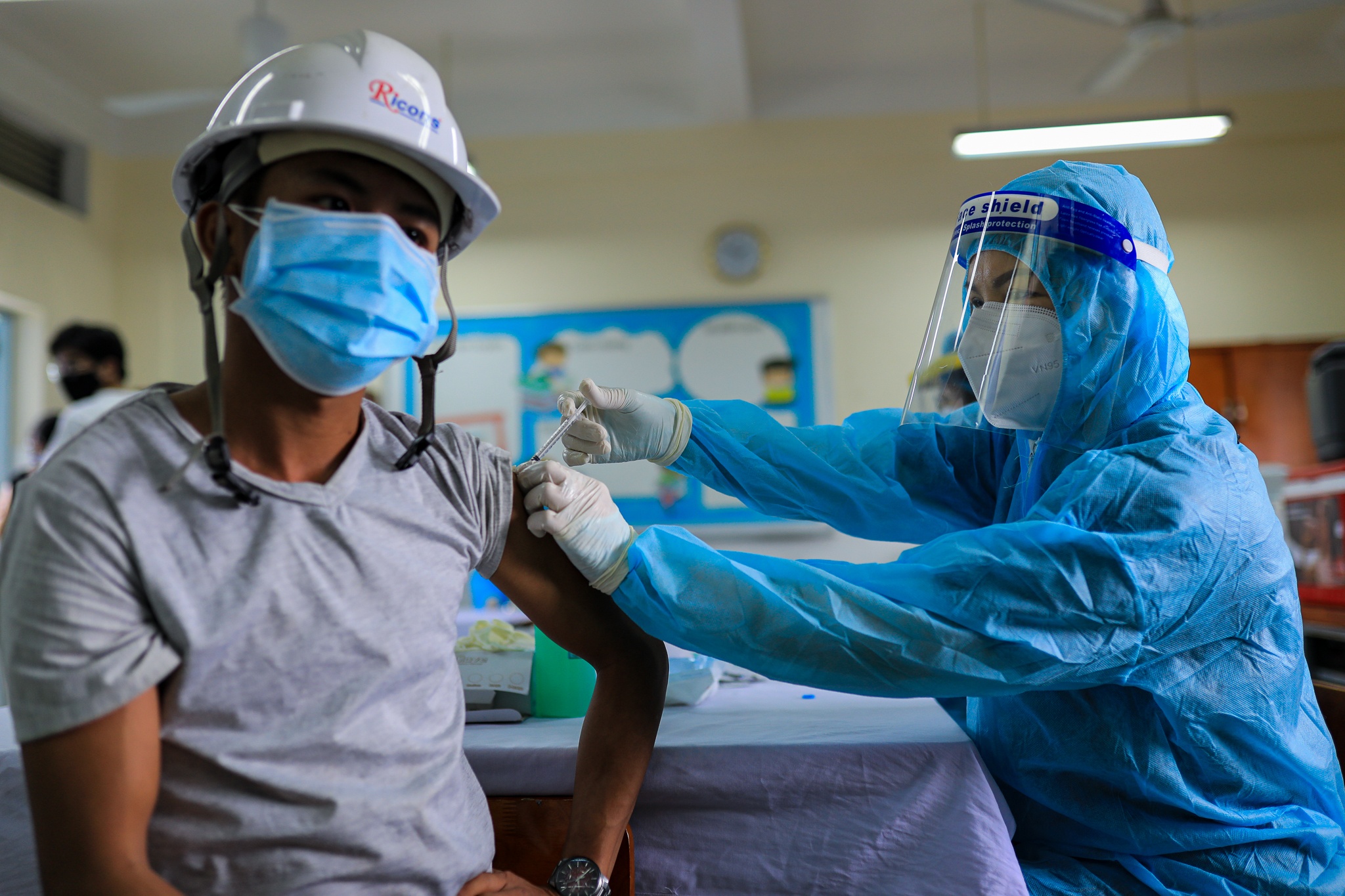 Nguoi dan cho nhieu gio tiem vaccine sinopharm anh 8