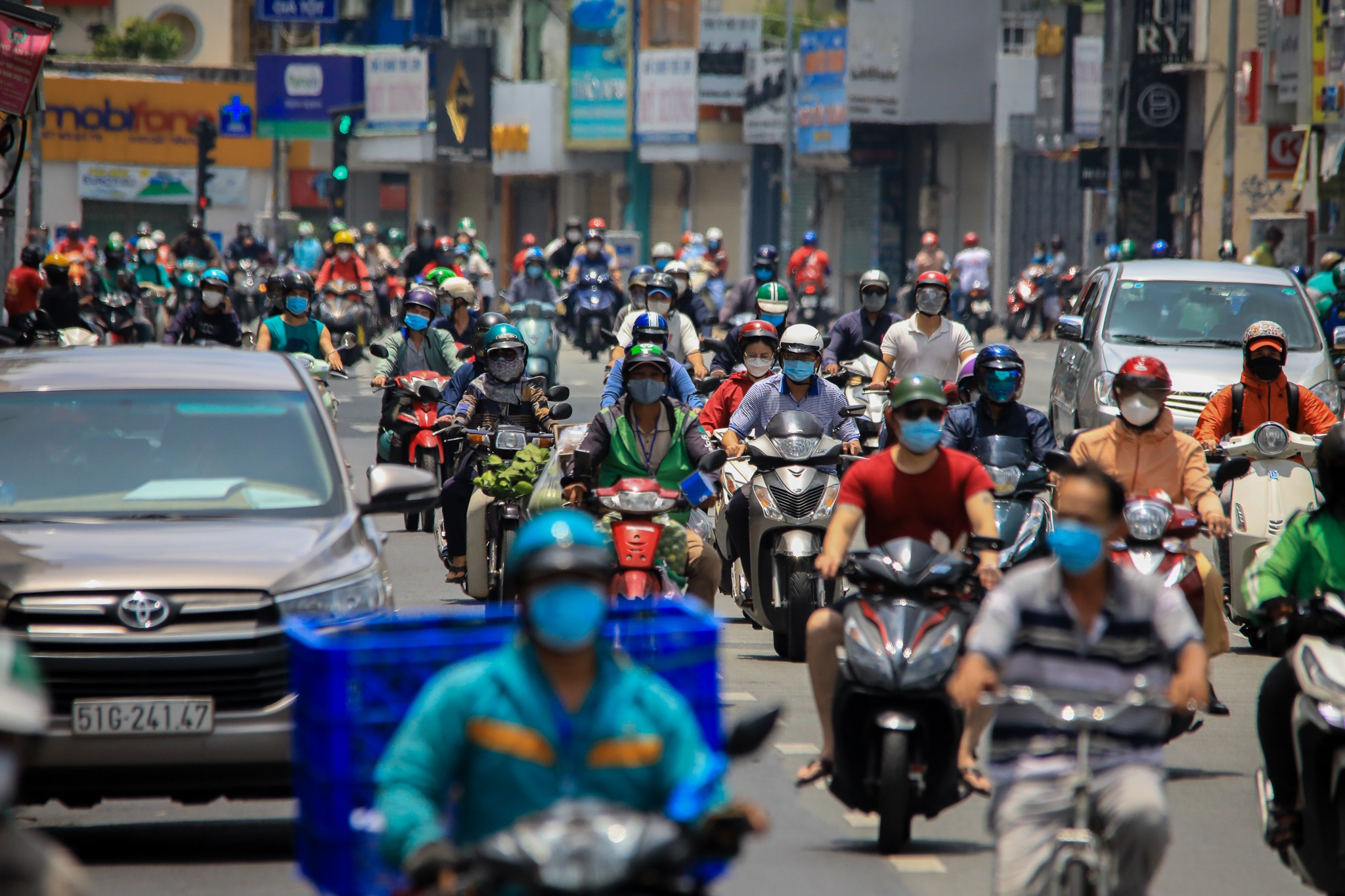 siet chat gian cach tai TP.HCM anh 2