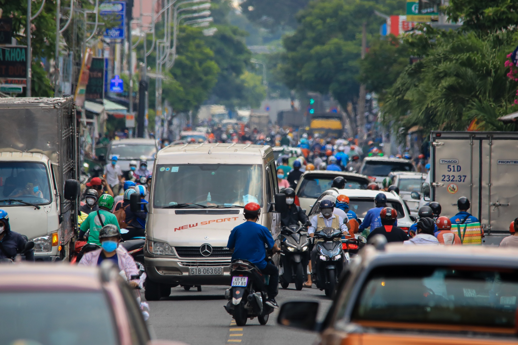 siet chat gian cach tai TP.HCM anh 3