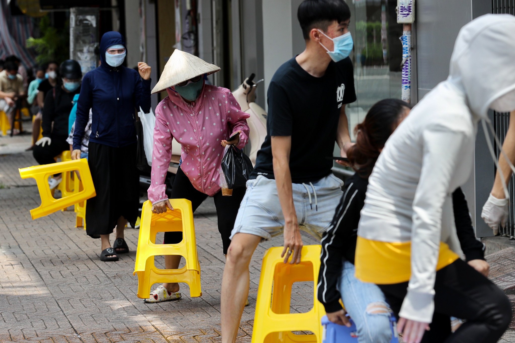 siet chat gian cach tai TP.HCM anh 7