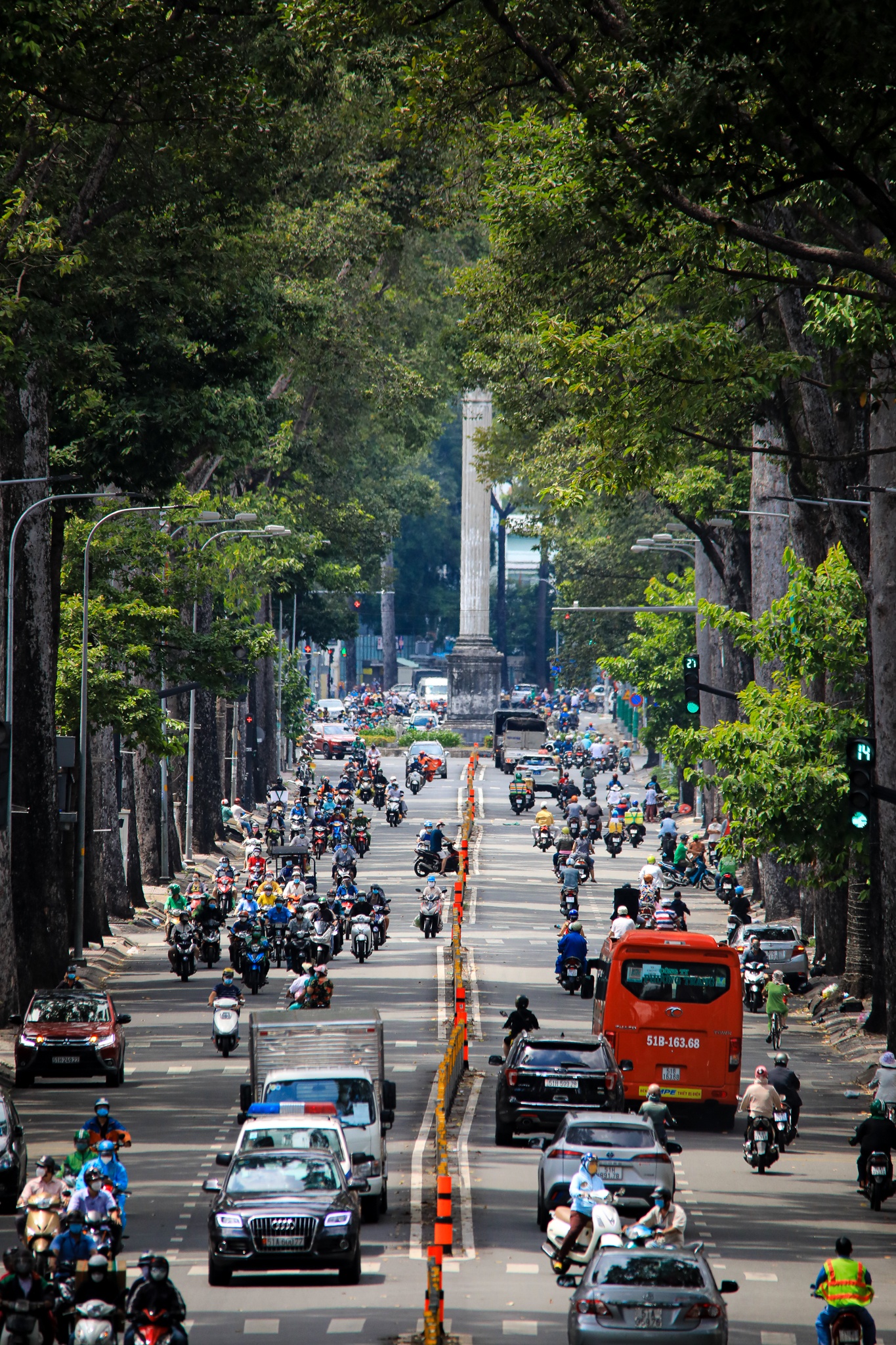 Duong pho dong duc TP.HCM anh 3