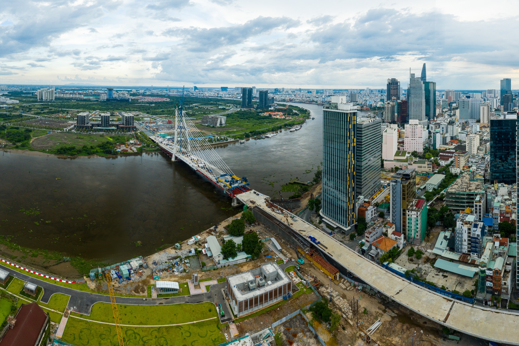 Cau Thu Thiem 2 hop long anh 12