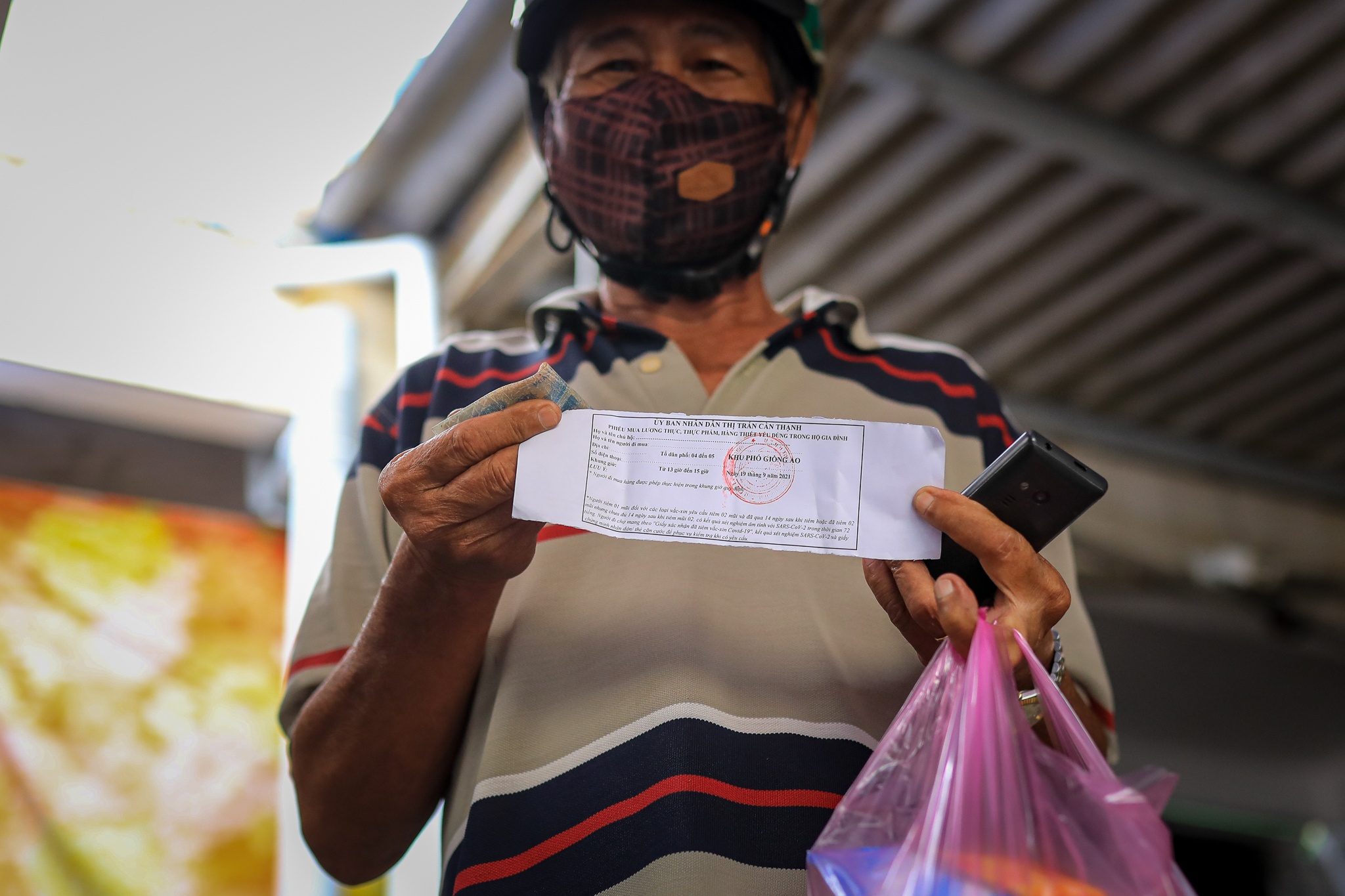 Nguoi dan can gio di cho anh 3