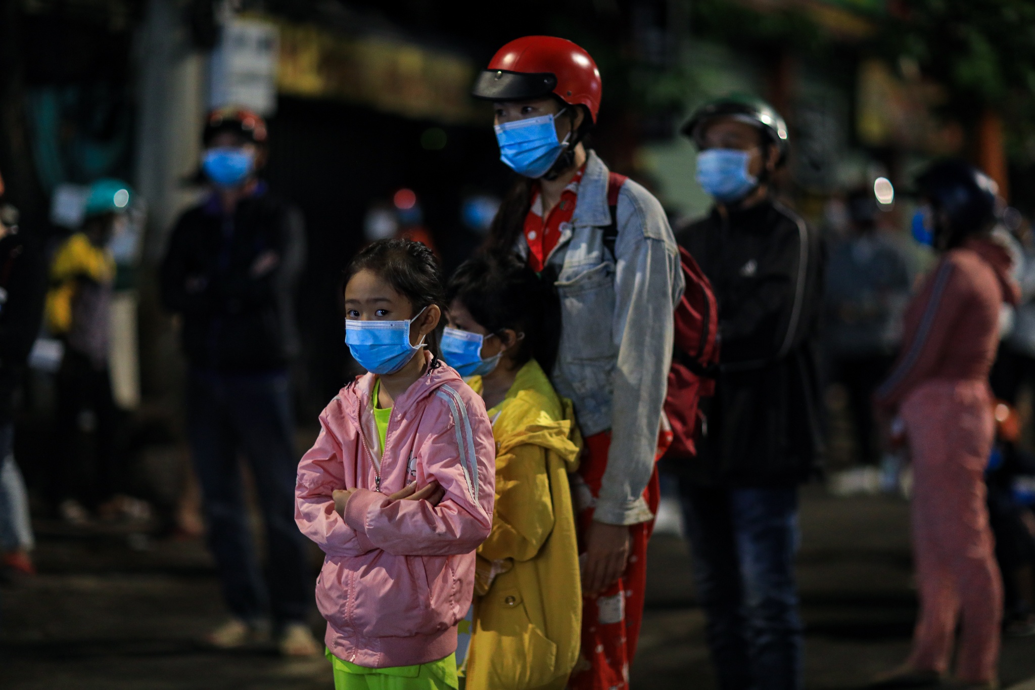 nguoi dan mien tay xuyen dem ve que anh 8