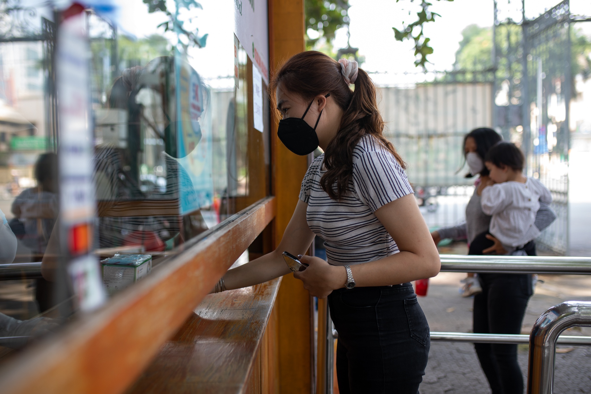 Thao cam vien mo cua tro lai anh 1