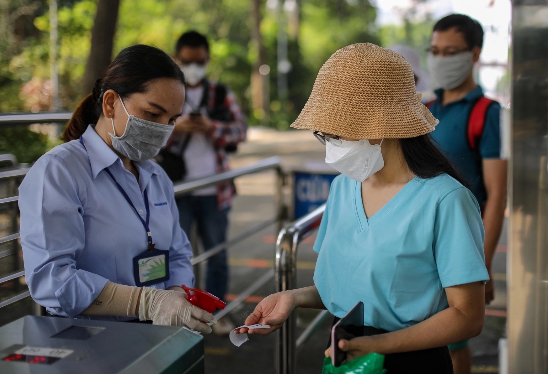 Thao cam vien mo cua tro lai anh 2