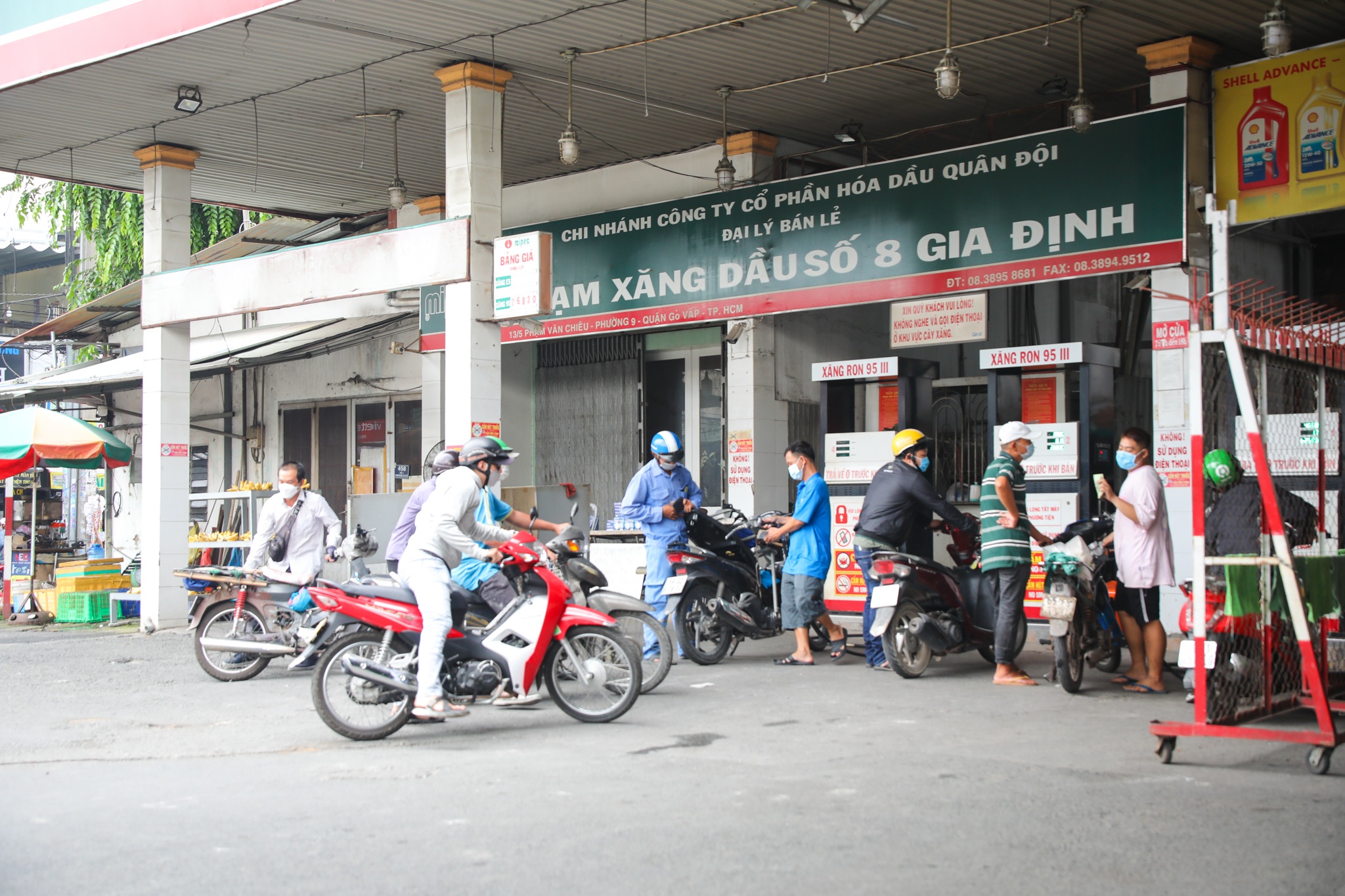 cua hang xang dau tphcm het xang anh 7