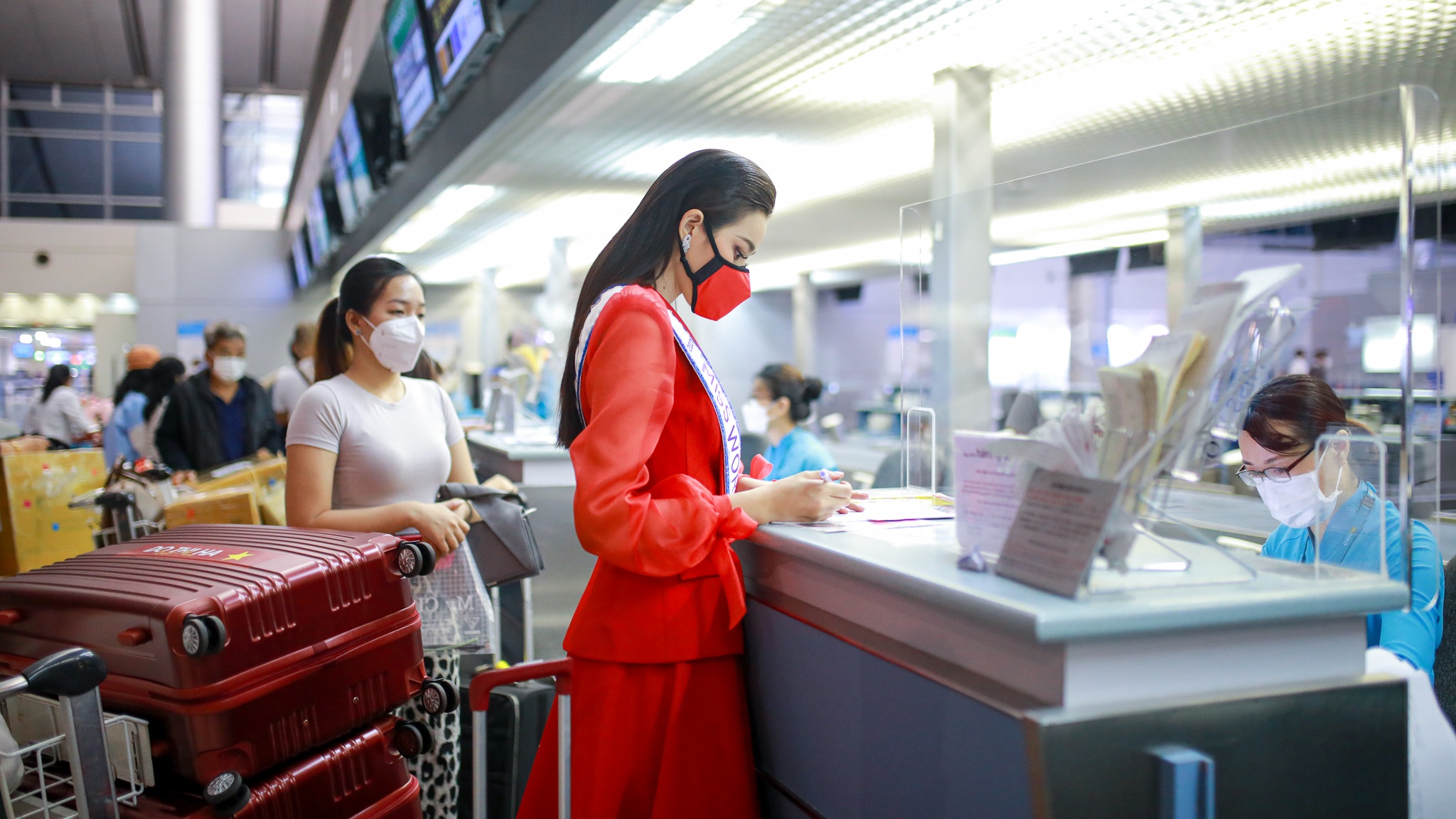 hoa hau do thi ha thi Hoa hau The gioi 2021 anh 36