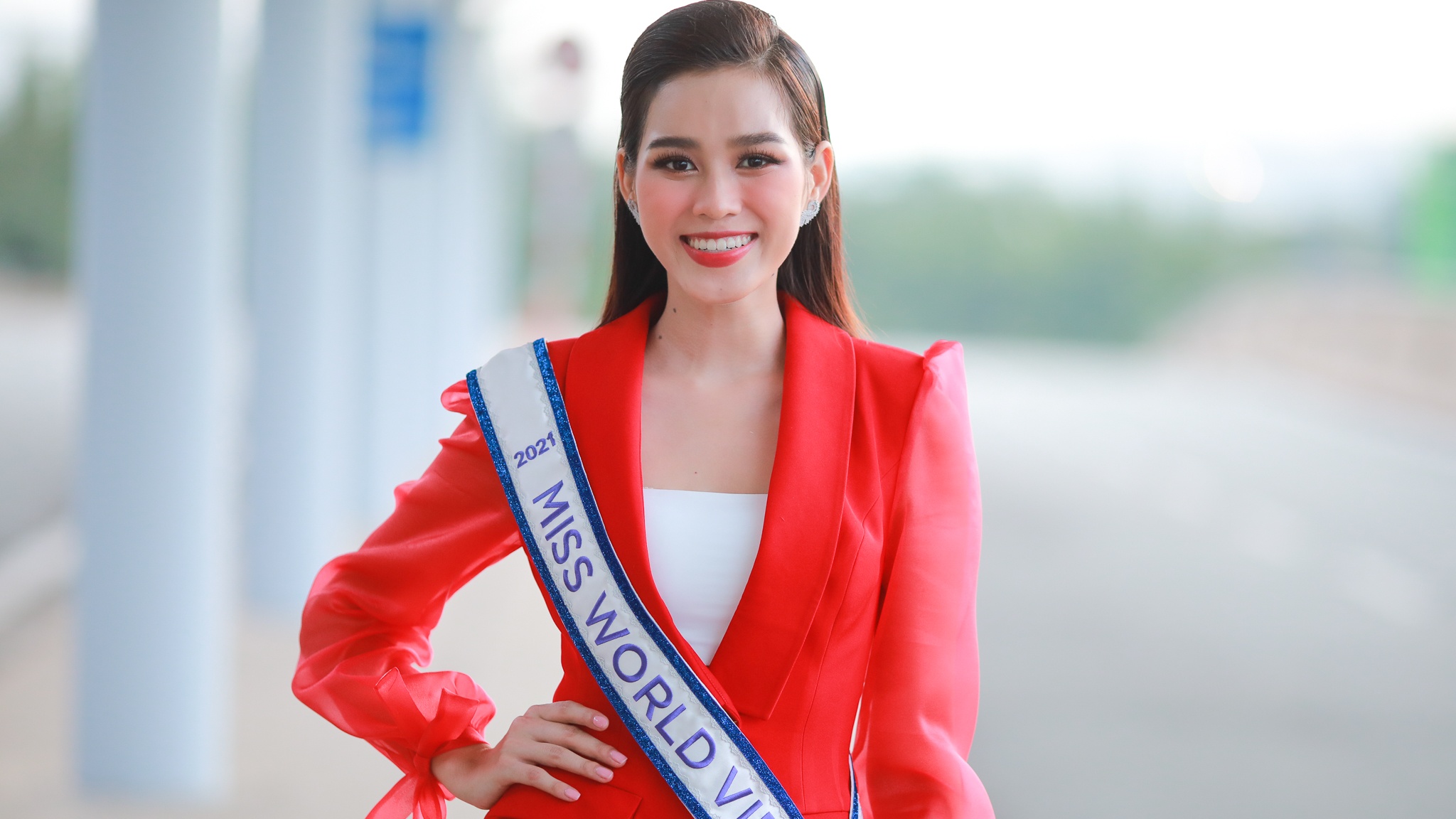 hoa hau do thi ha thi Hoa hau The gioi 2021 anh 1