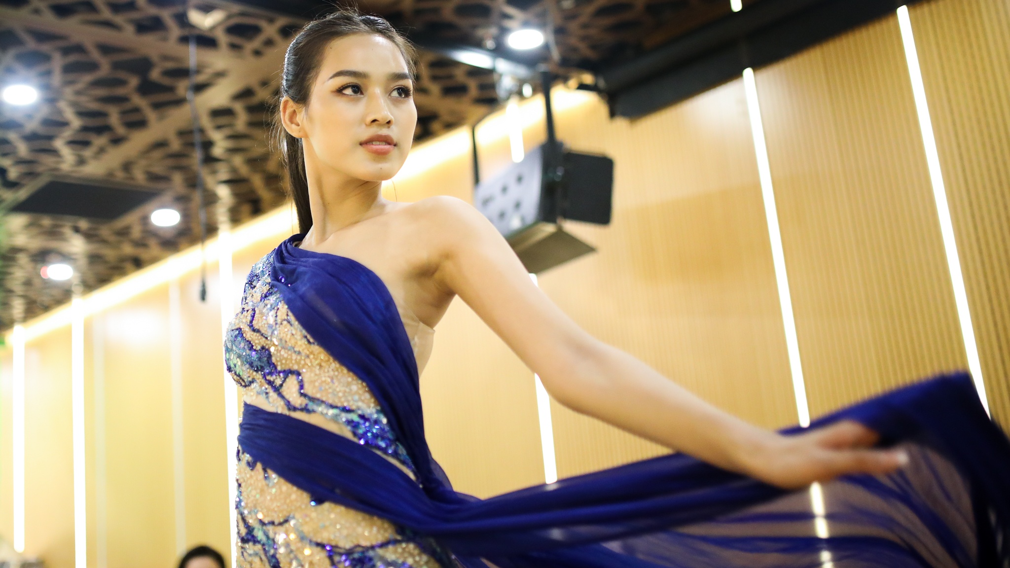 hoa hau do thi ha thi Hoa hau The gioi 2021 anh 15