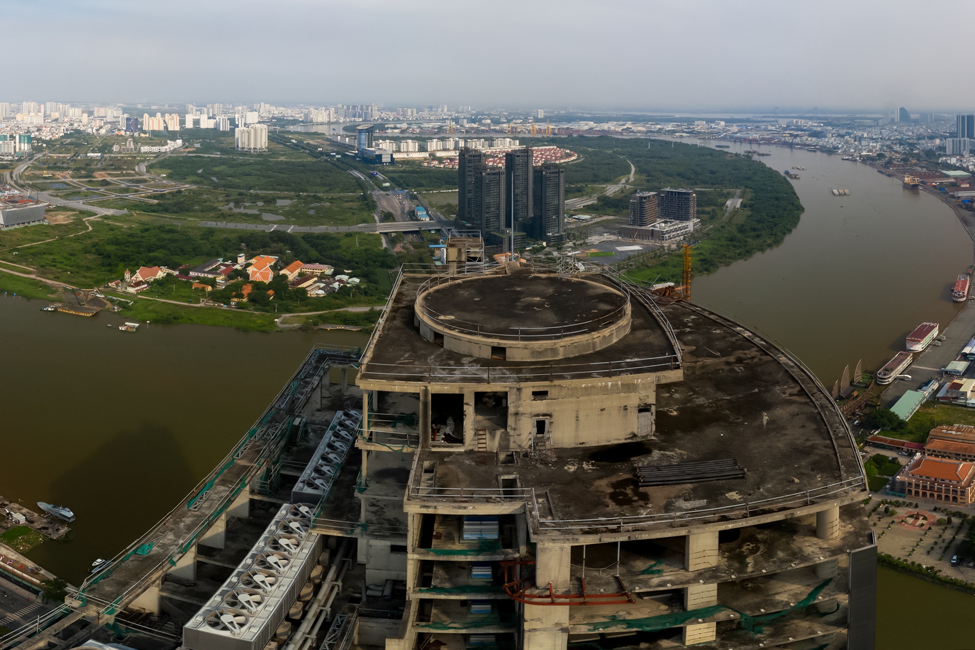 Toa nha Saigon One Tower thi cong tro lai anh 7