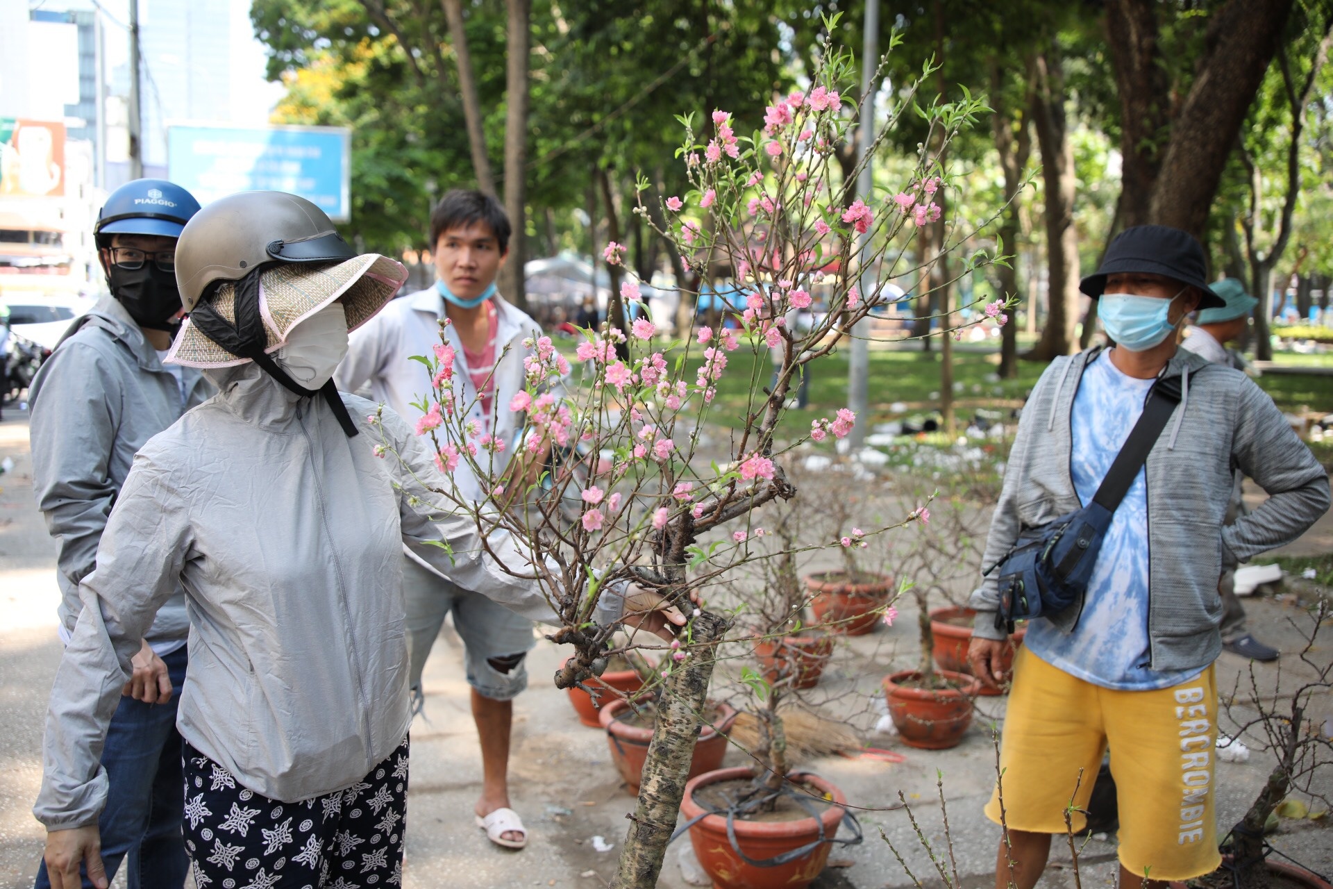 cua dao ban thao ngay cuoi nam anh 5