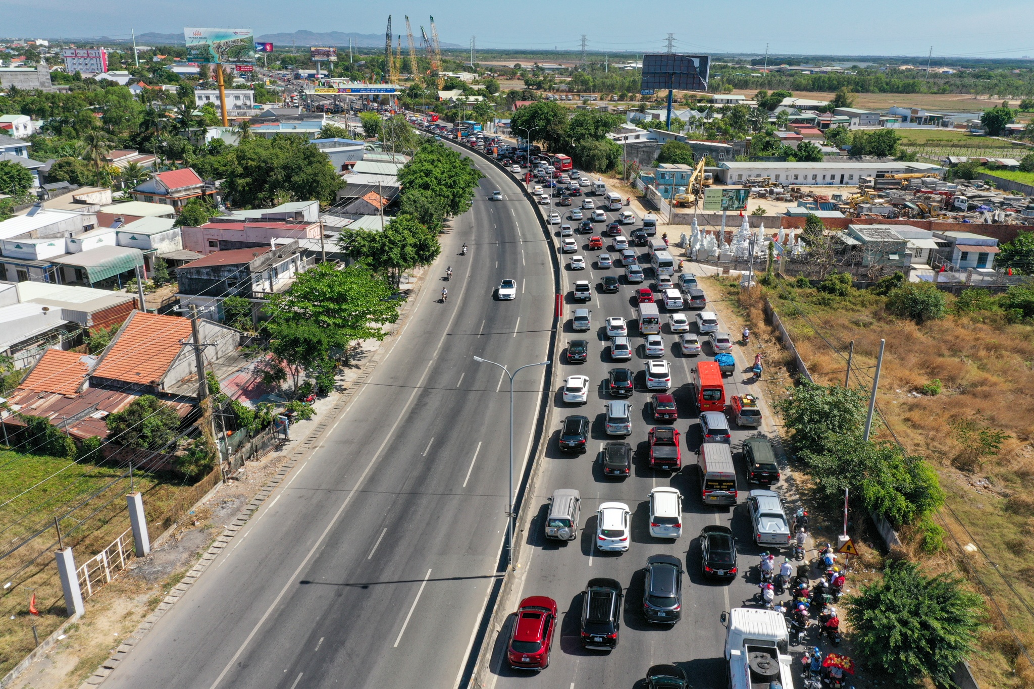Bien Vung Tau dong kin khach ngay tet anh 1