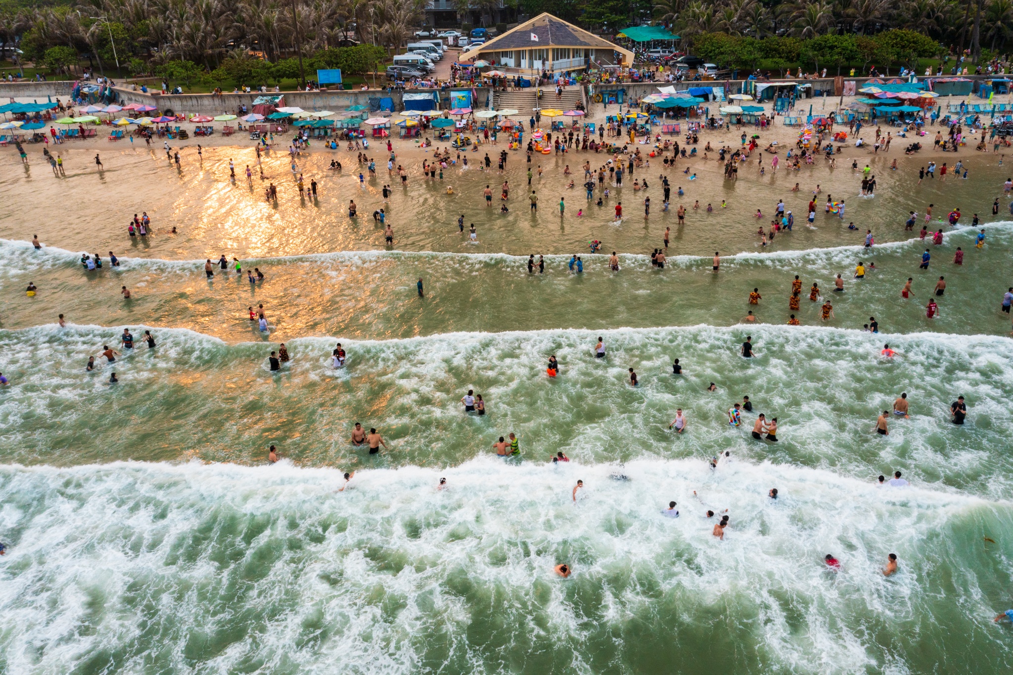 Bien Vung Tau dong kin khach ngay le anh 11