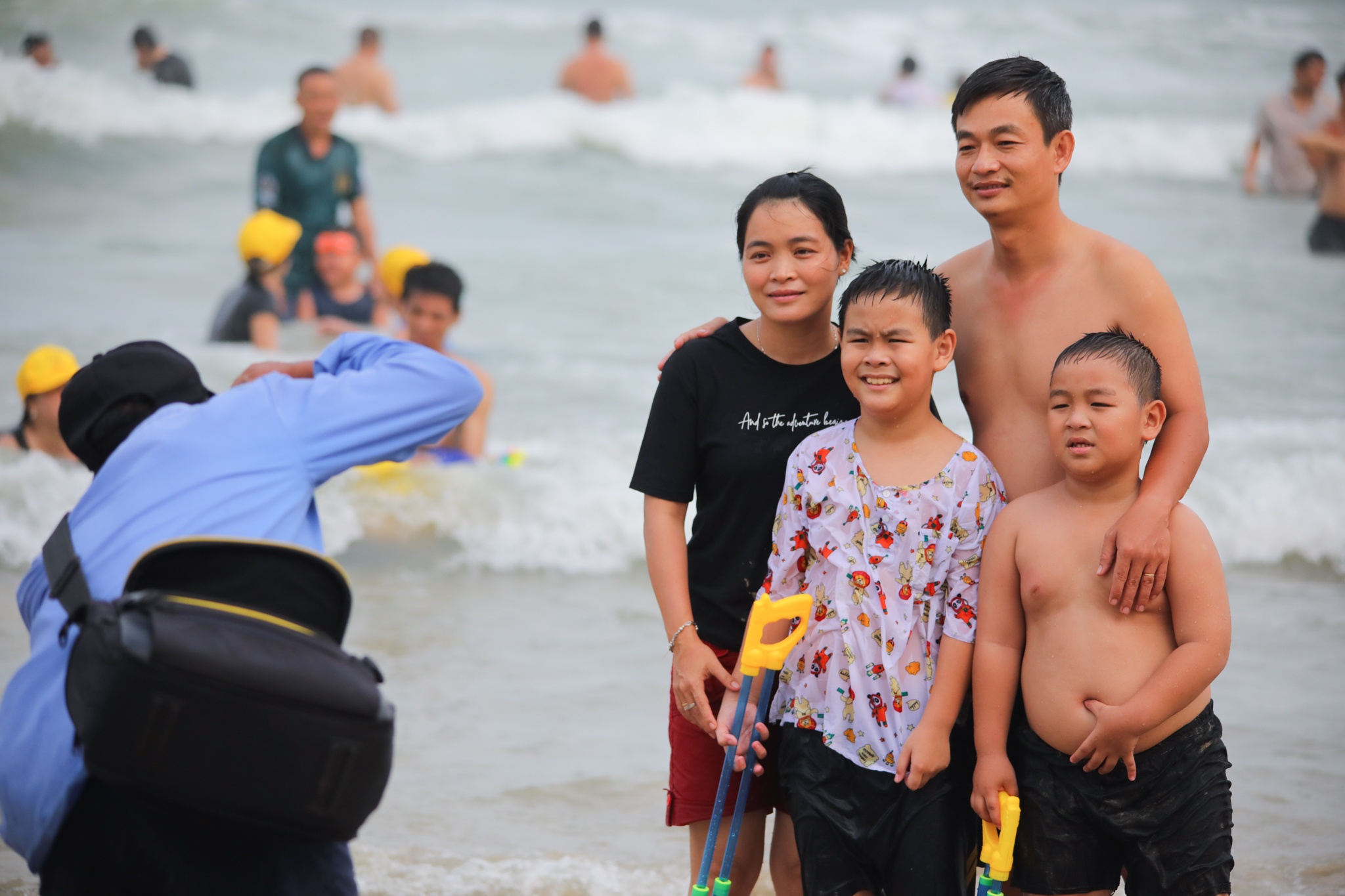 Bien Vung Tau dong kin khach ngay le anh 5