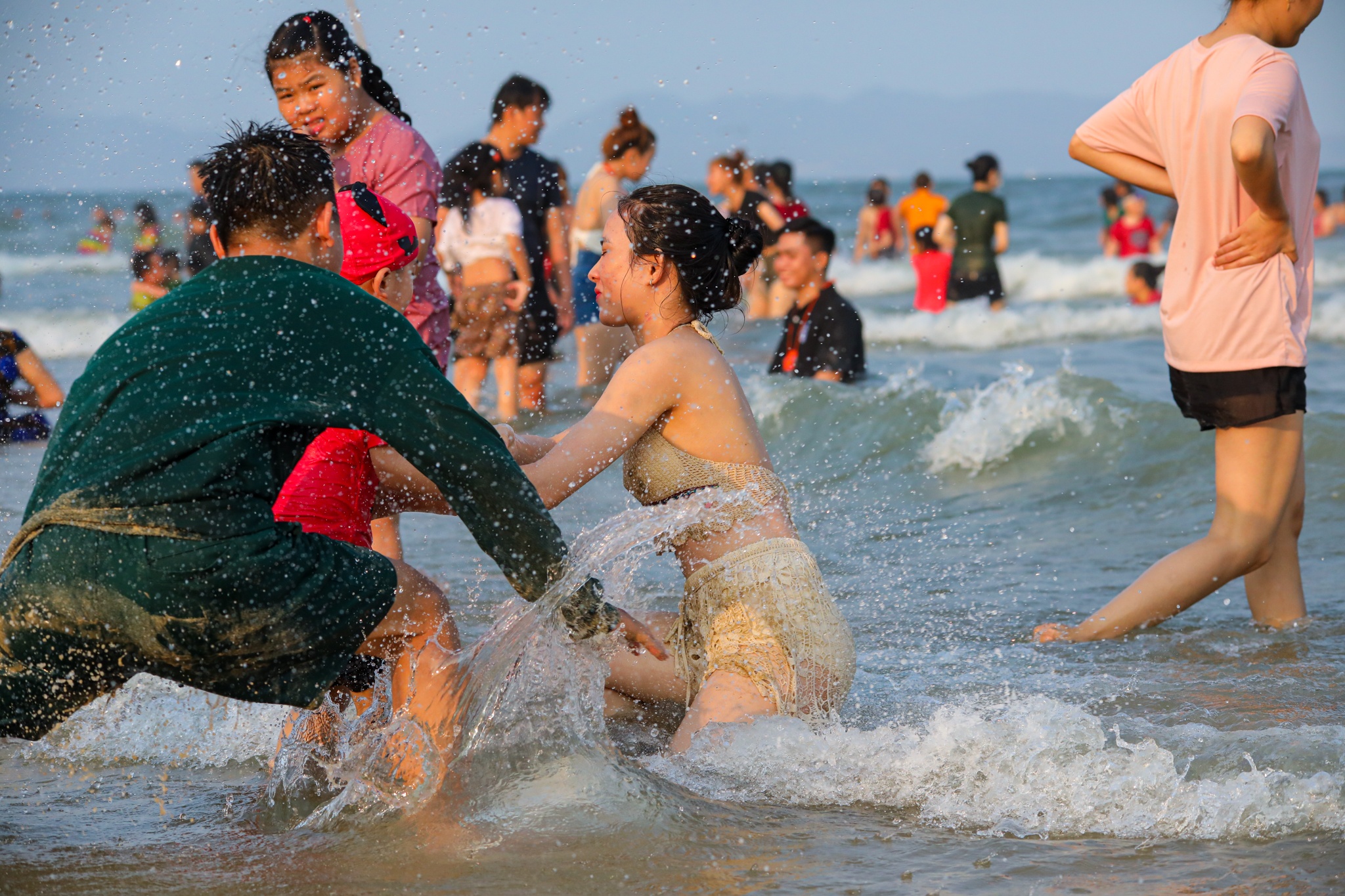 Bien Vung Tau dong kin khach ngay le anh 10