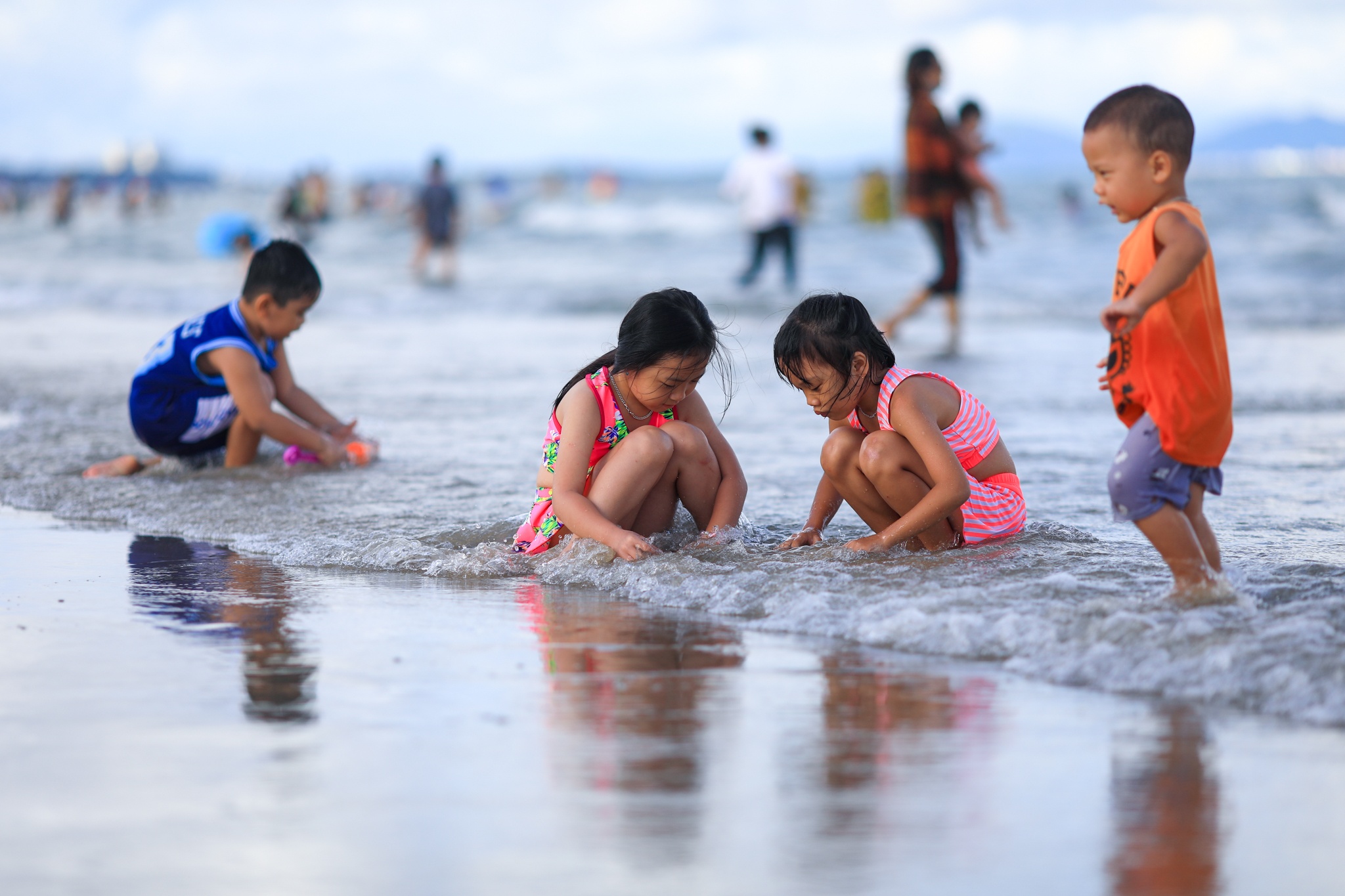 Hang nghin nguoi do ve Vung Tau tam bien anh 4
