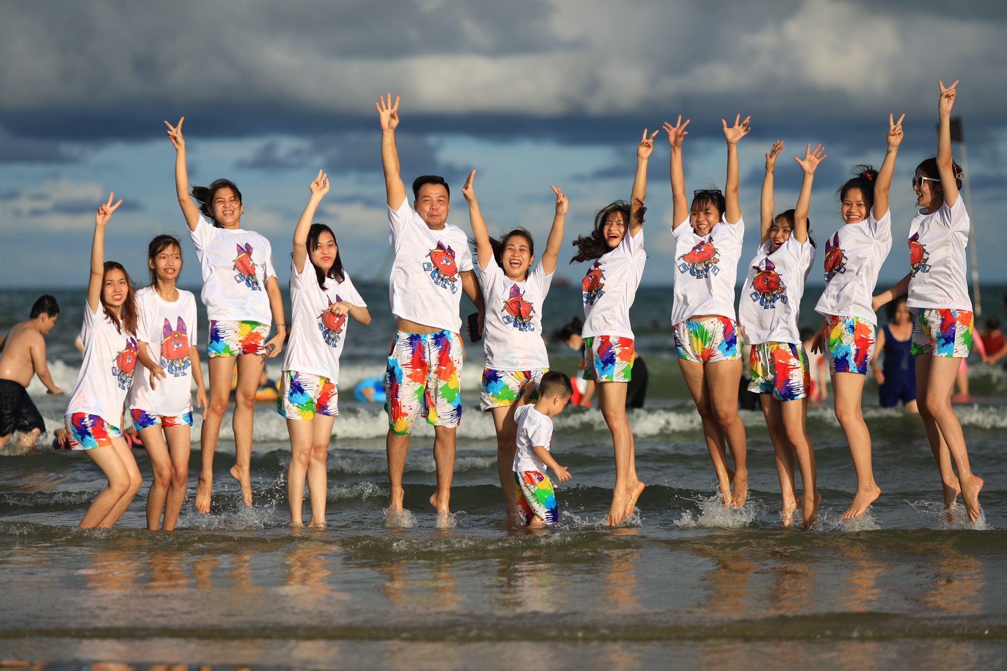 Hang nghin nguoi do ve Vung Tau tam bien anh 7