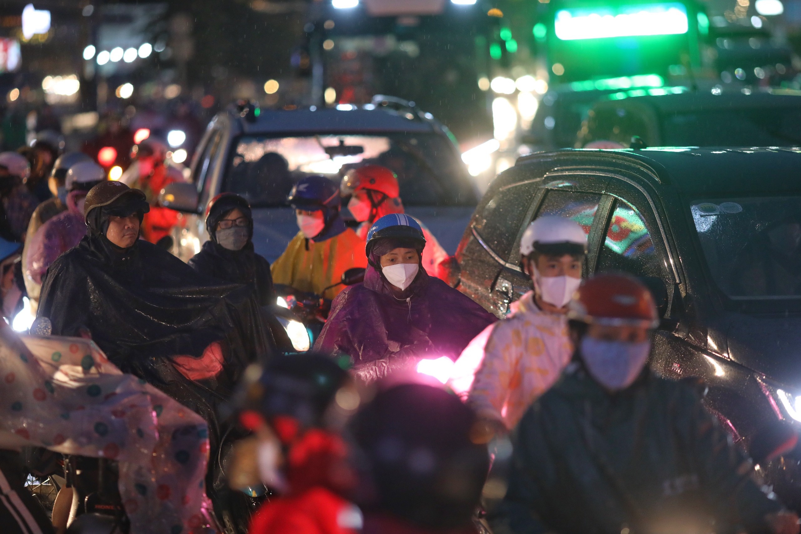 duong ngap nuoc sau mua lon o TP.HCM anh 7