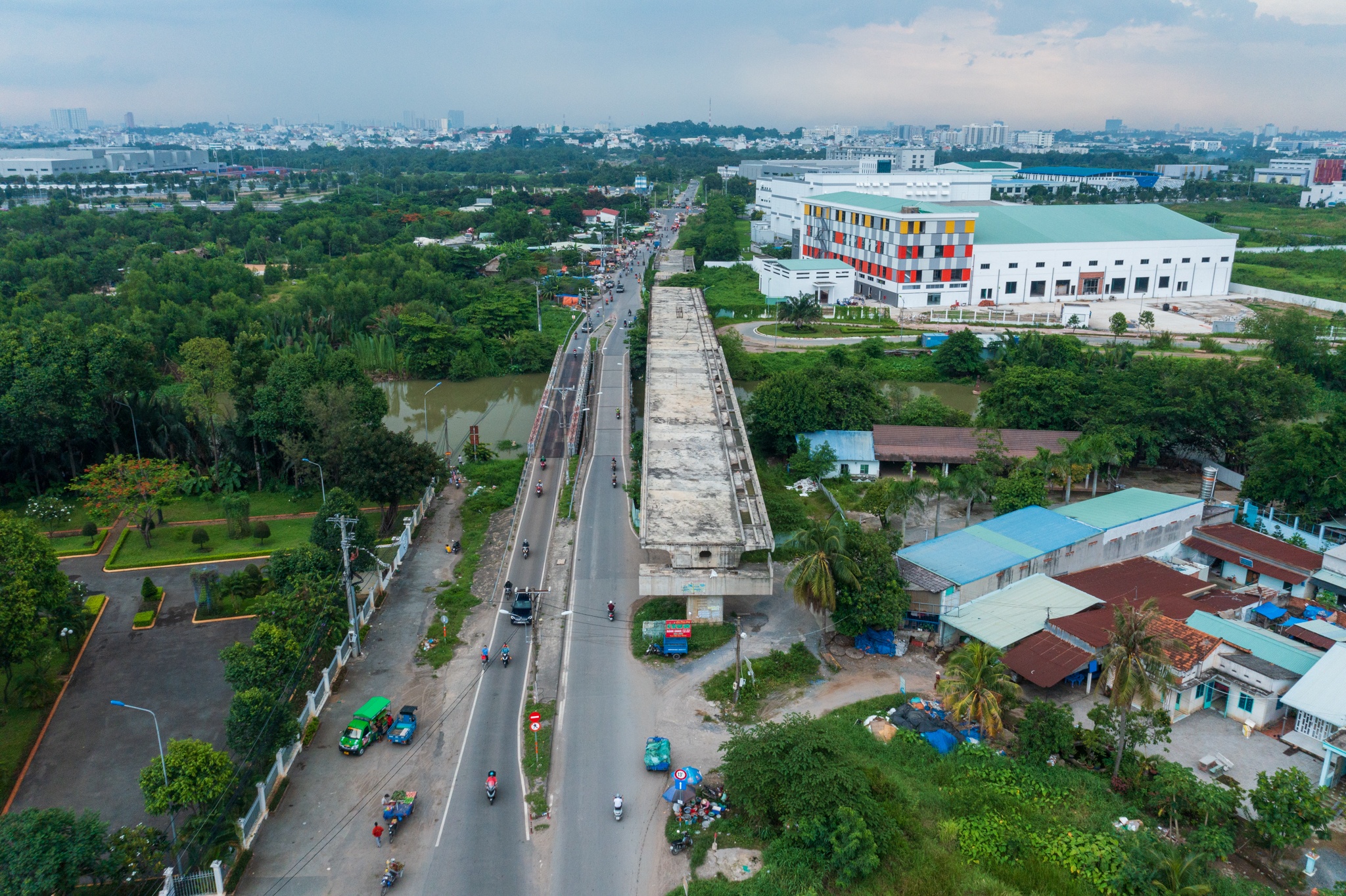 Ba cay cau dang do TP Thu Duc anh 8