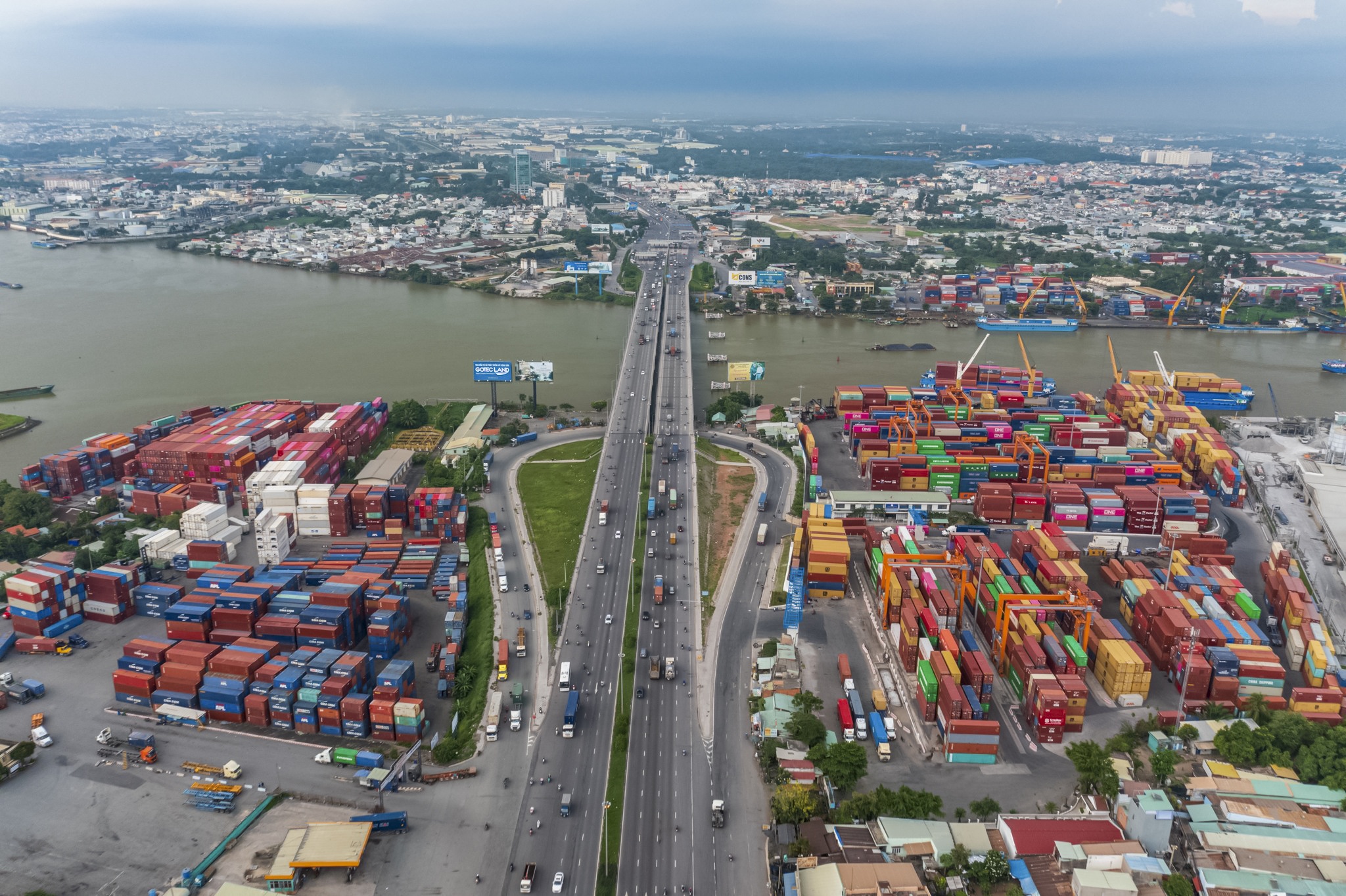 Ben xe Mien Dong moi anh 9