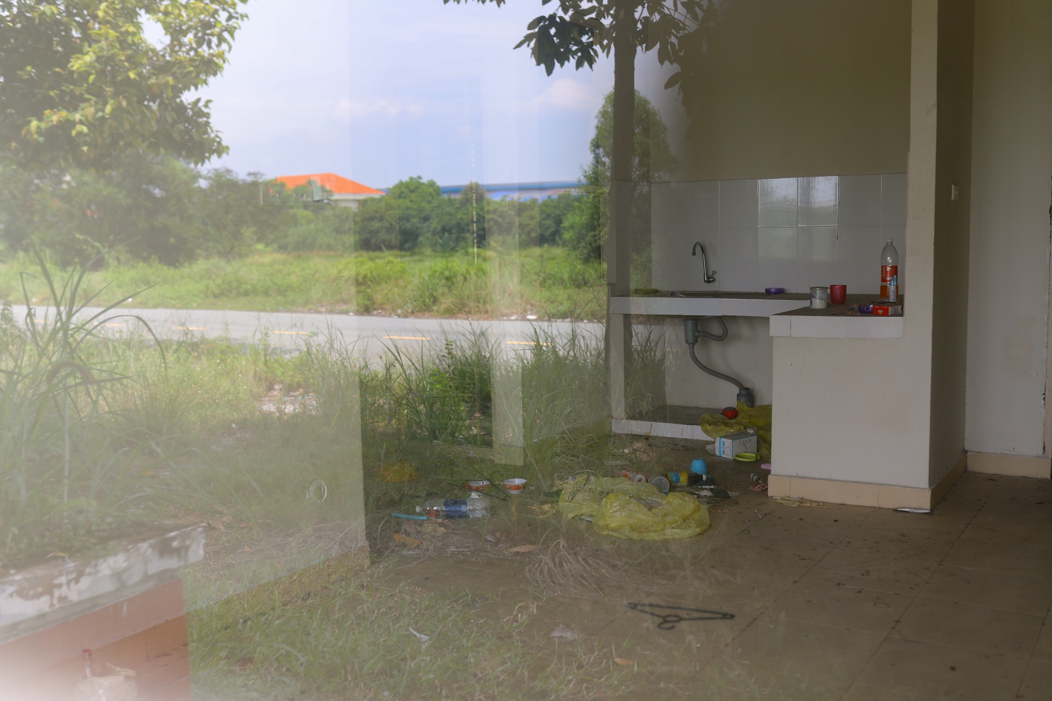 Hang nghin can ho bo hoang o TP.HCM anh 7