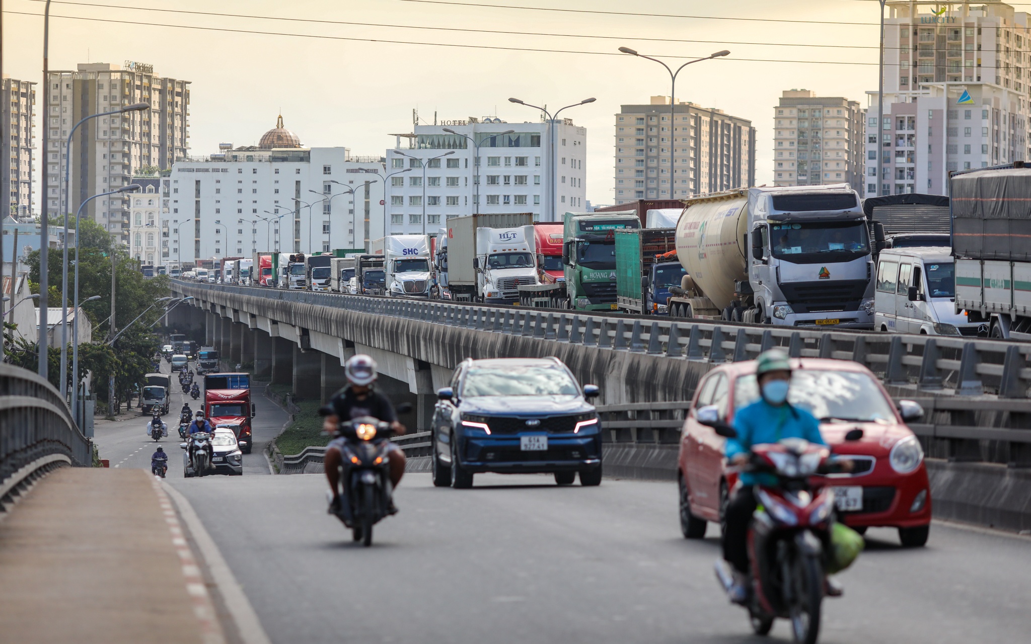 Cau phu my un u xe co anh 4