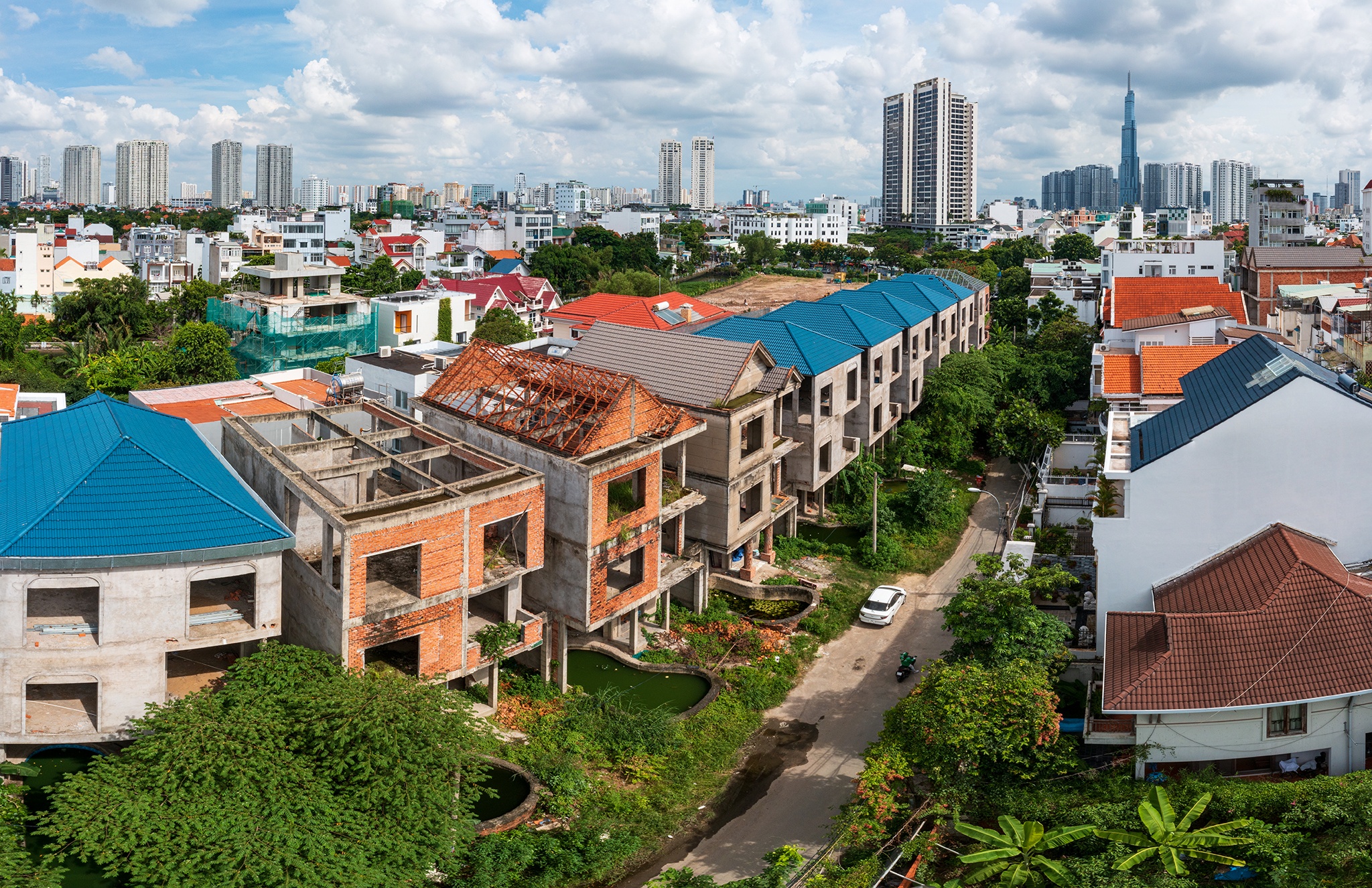 Biet thu tien ty bo hoang TPHCM anh 9