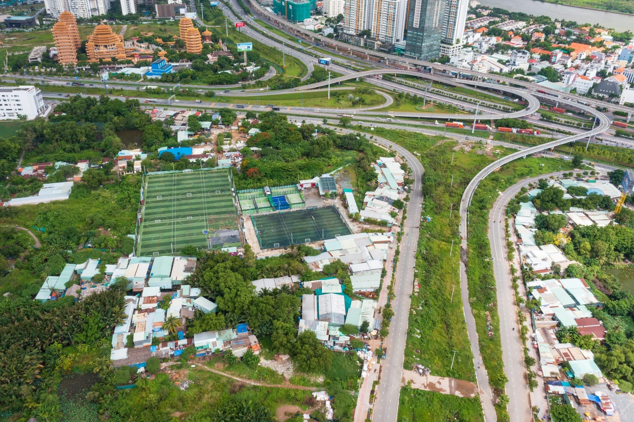 Khu lien hop The thao Rach Chiec bo hoang anh 5