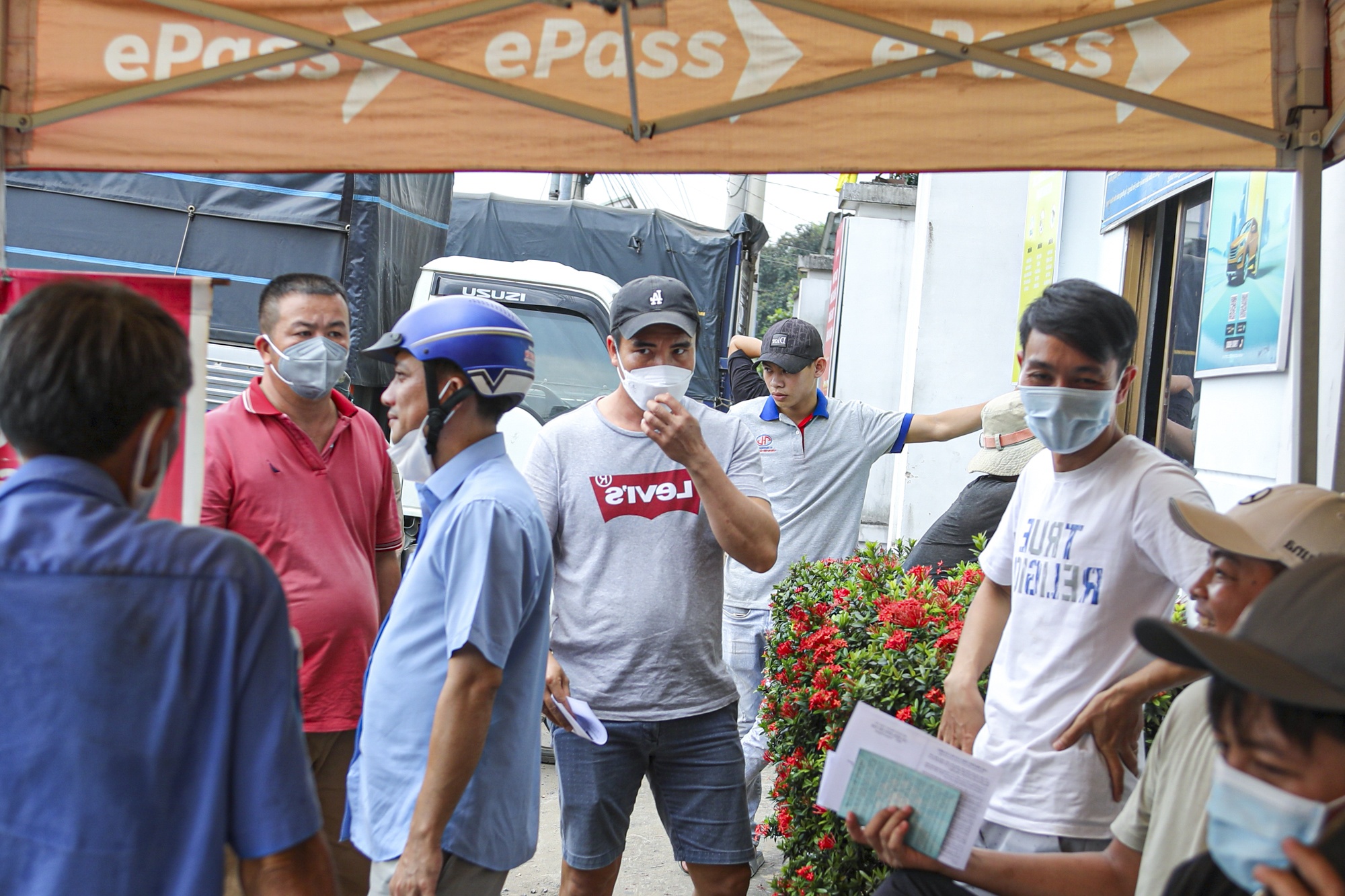 Nhieu tai xe di hang tram km van khong huy duoc the ePass hinh anh