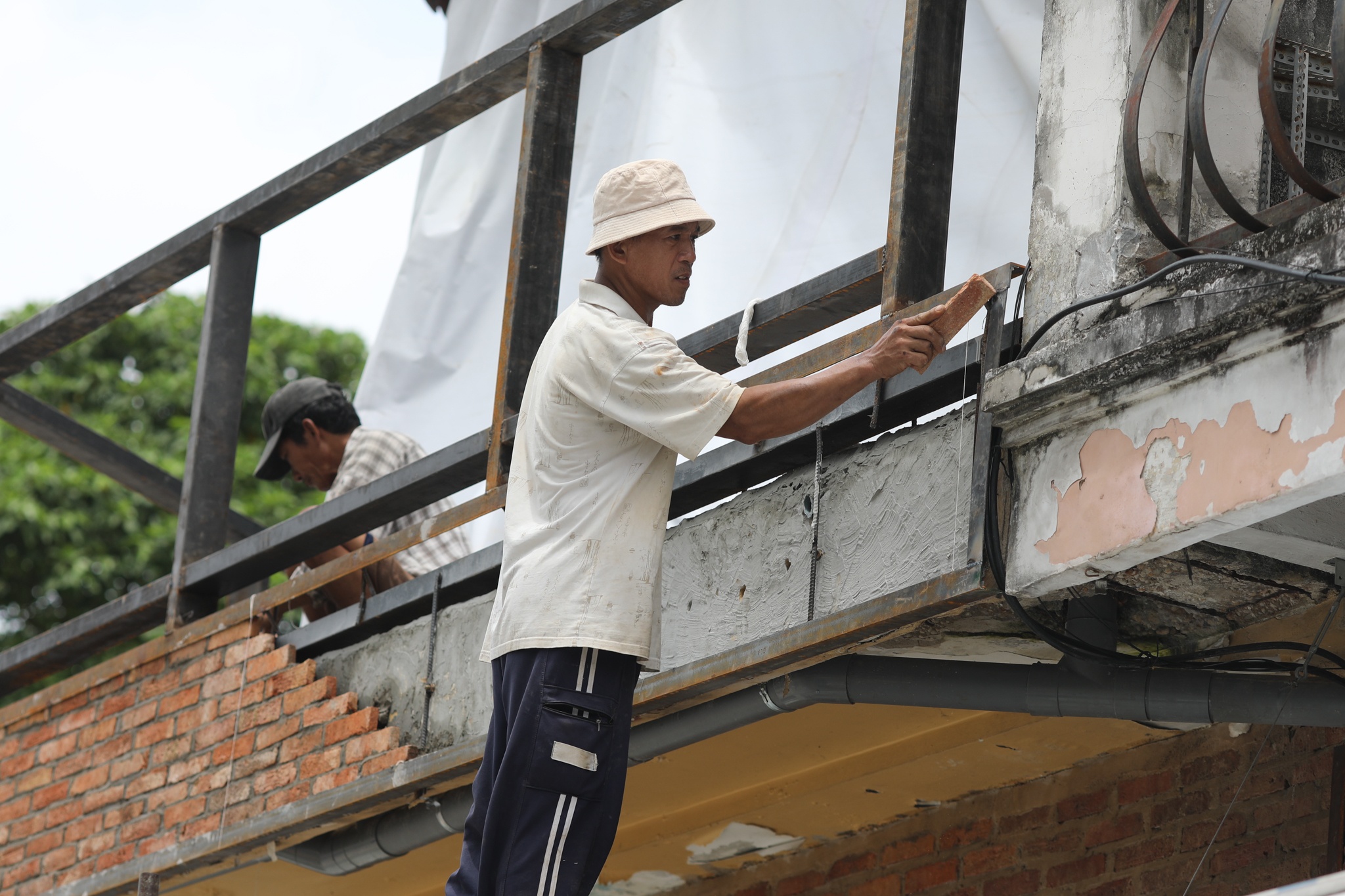 Duong Le Loi tai lap anh 7