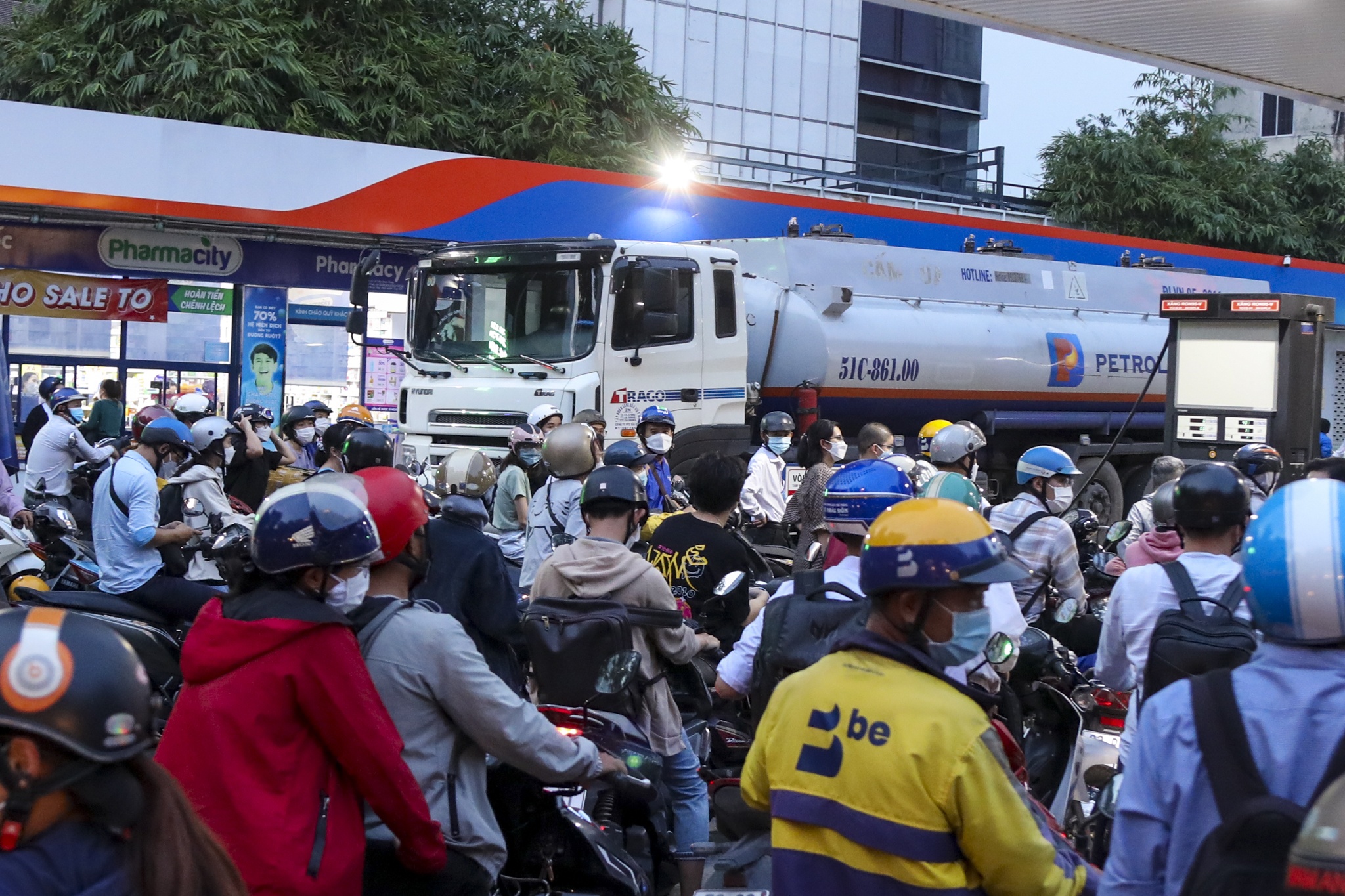 trung tam TP.HCM het xang anh 10