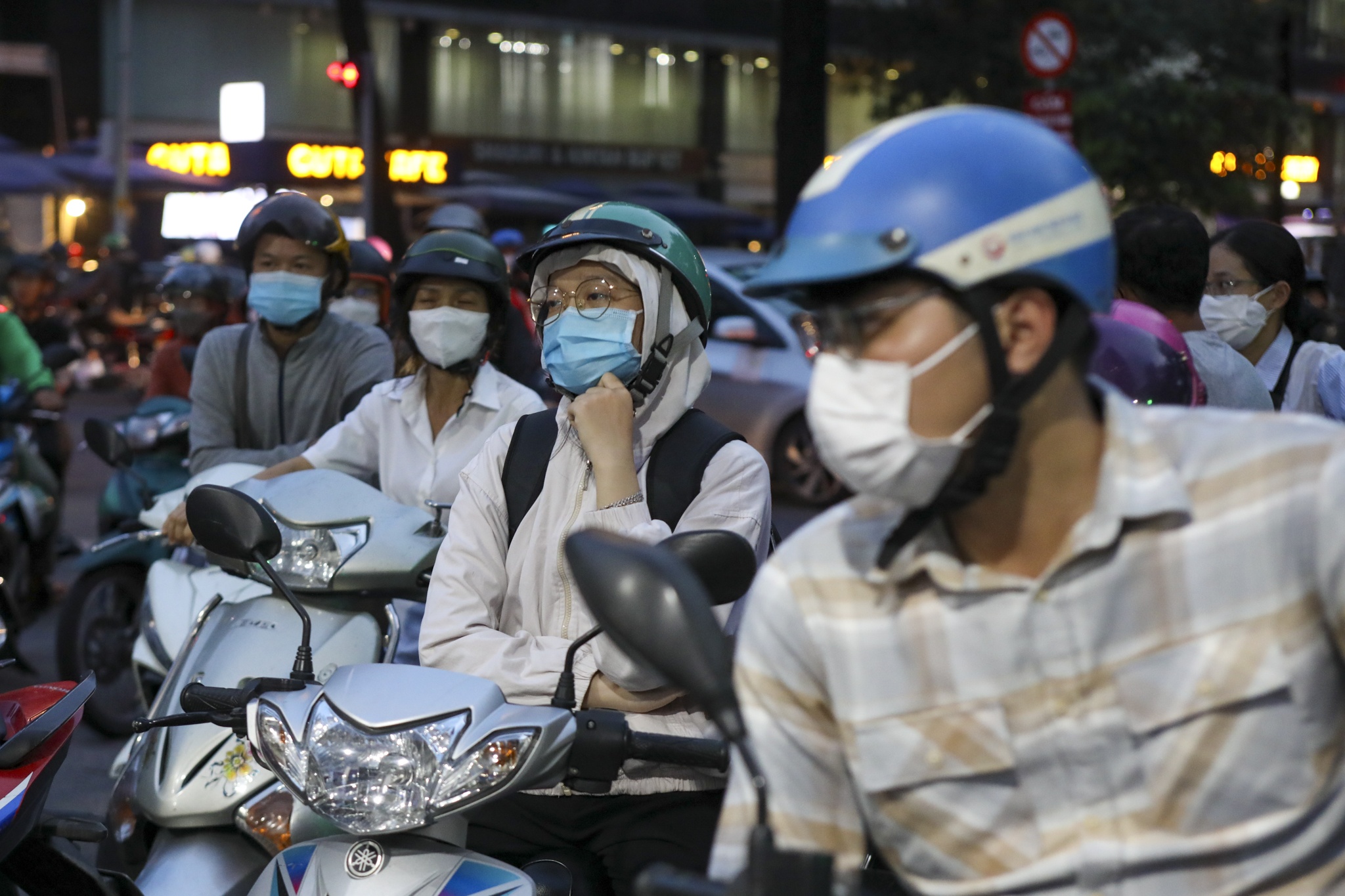 trung tam TP.HCM het xang anh 13