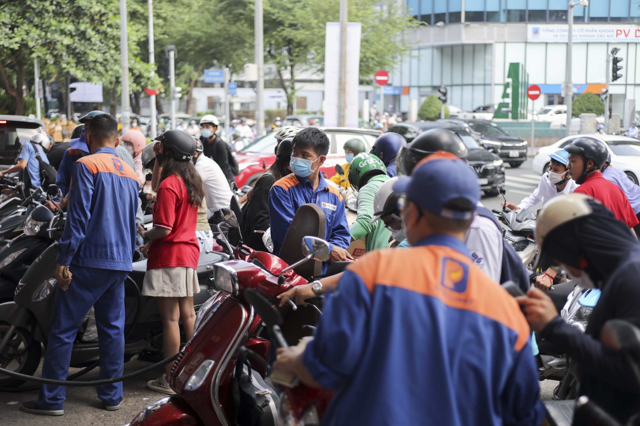 trung tam TP.HCM het xang anh 3