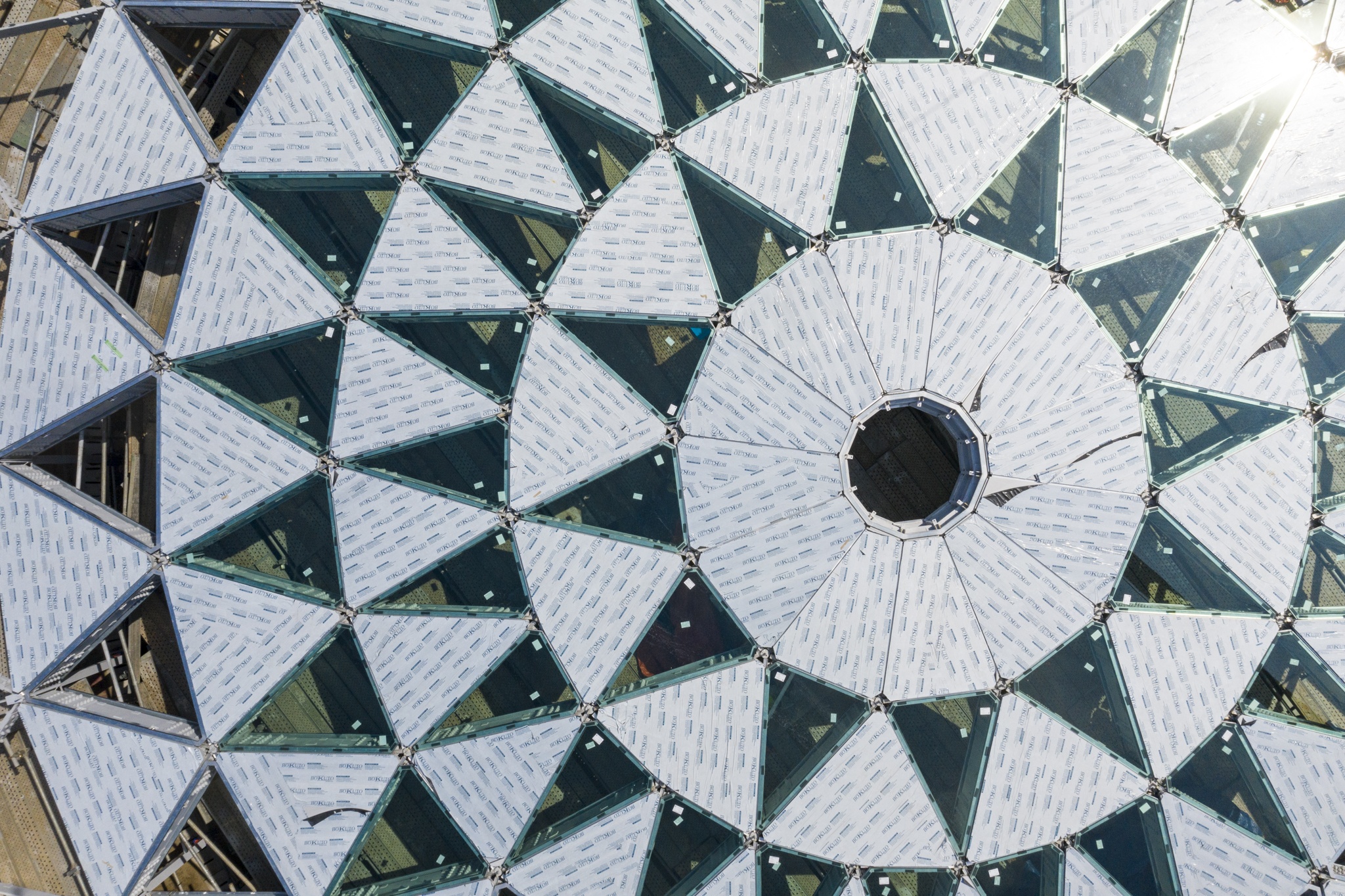 gieng troi ga ben thanh anh 6