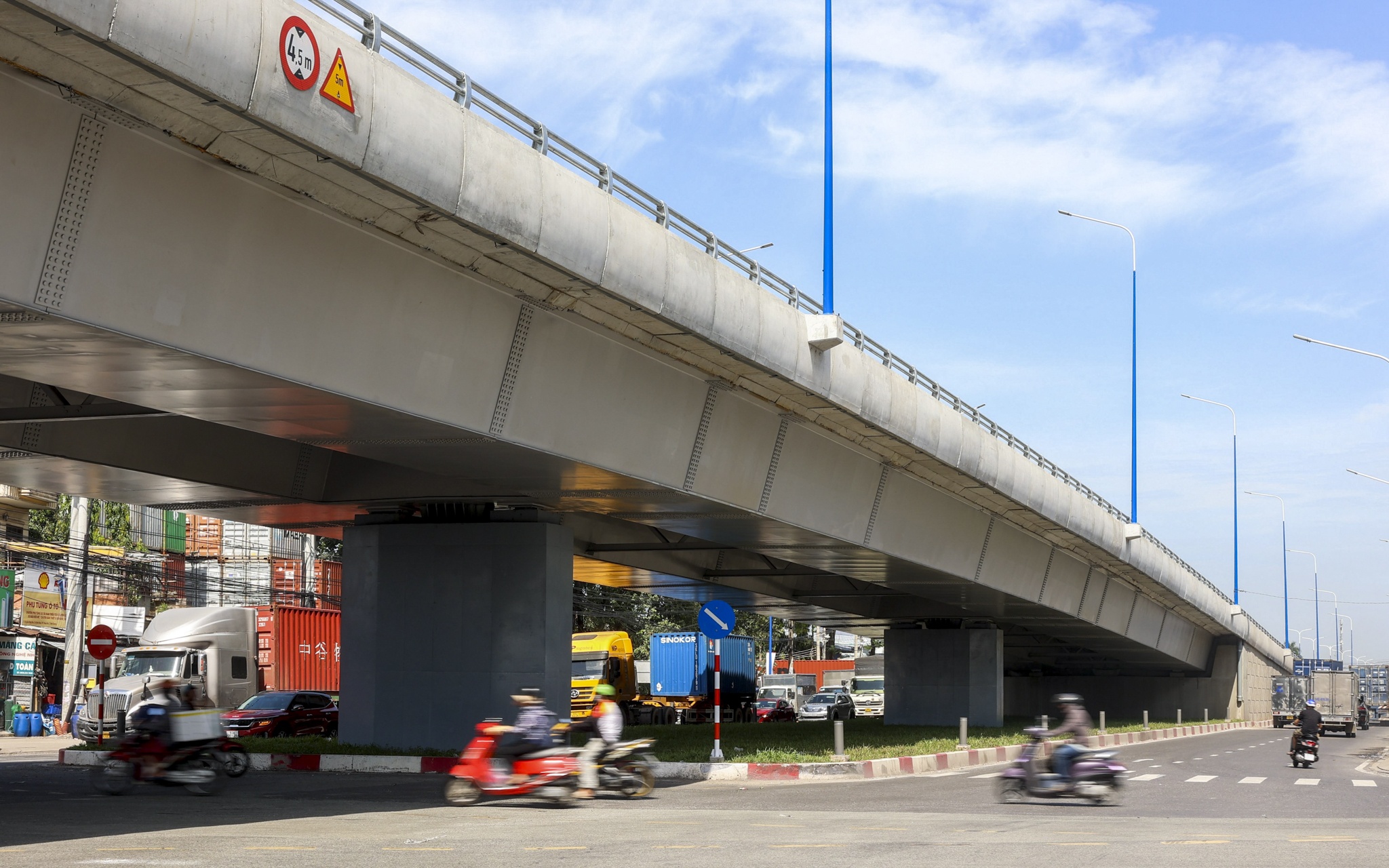 cau vuot thep binh duong anh 9